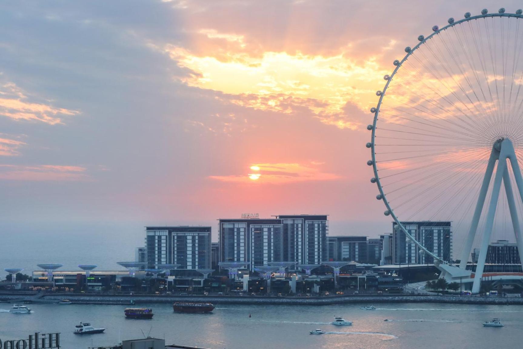 Apartment Livbnb - 3br Maid's With Ain And Sea View Dubai