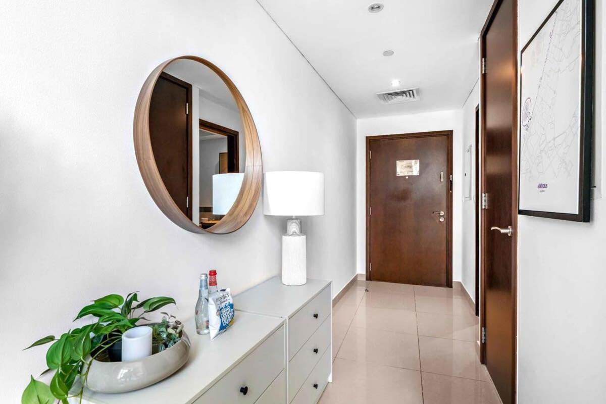 Silkhaus Bright Studio In Downtown With Balcony, Pool & Gym Access Dubai