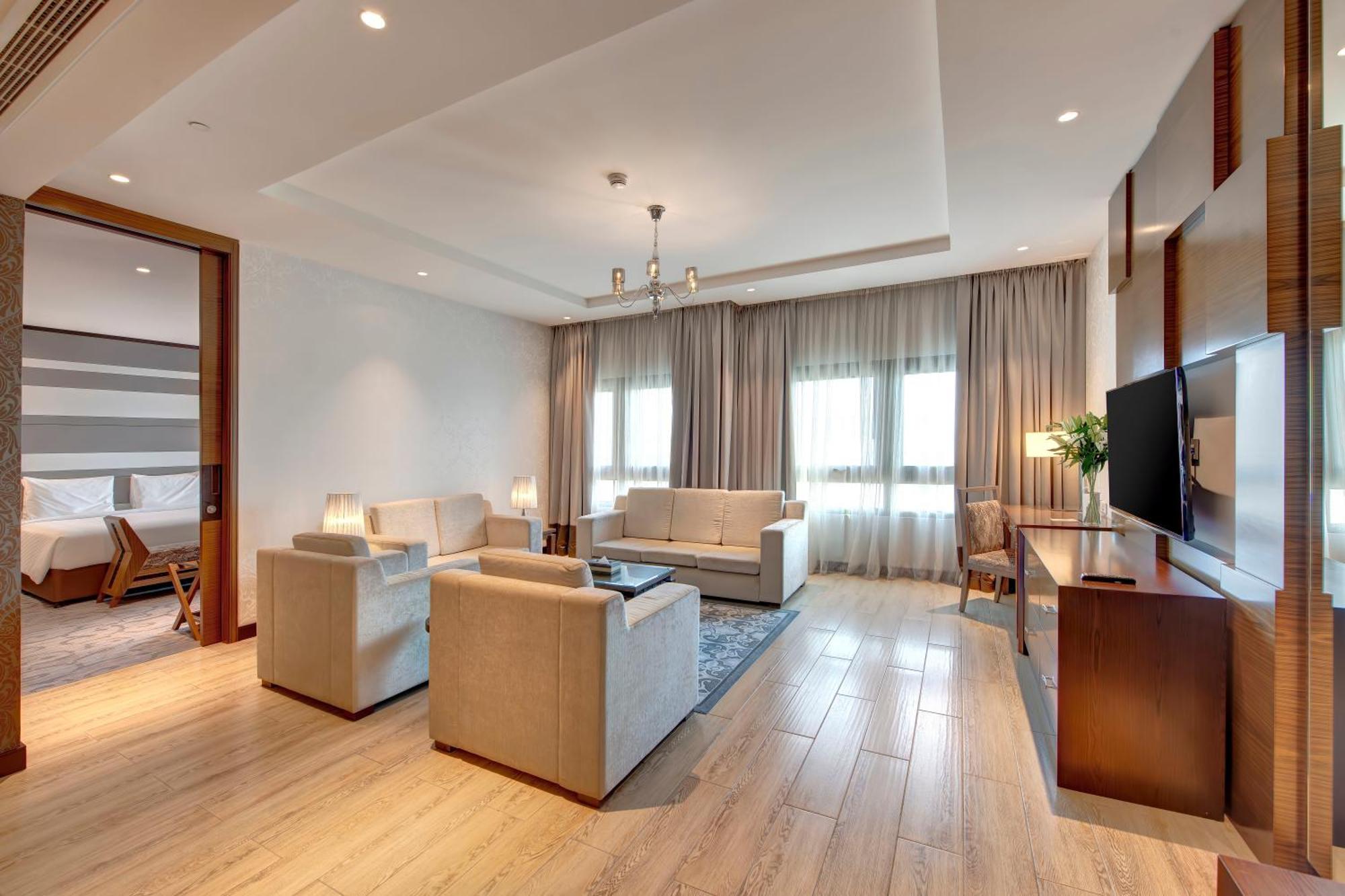 Hotel Metropolitan 4*