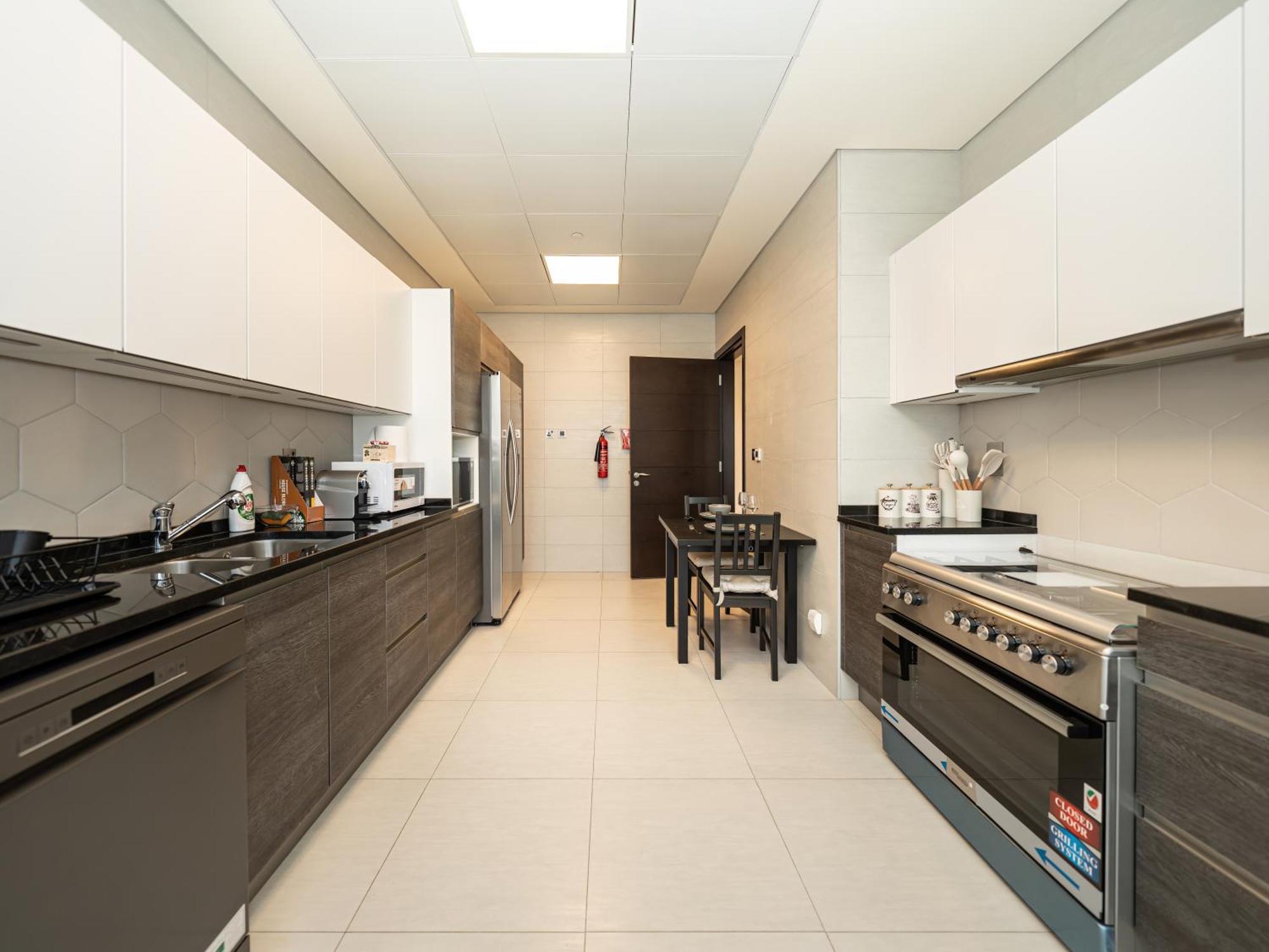 Stunning & Spacious Central 2bed 2bath Burj View Daire *