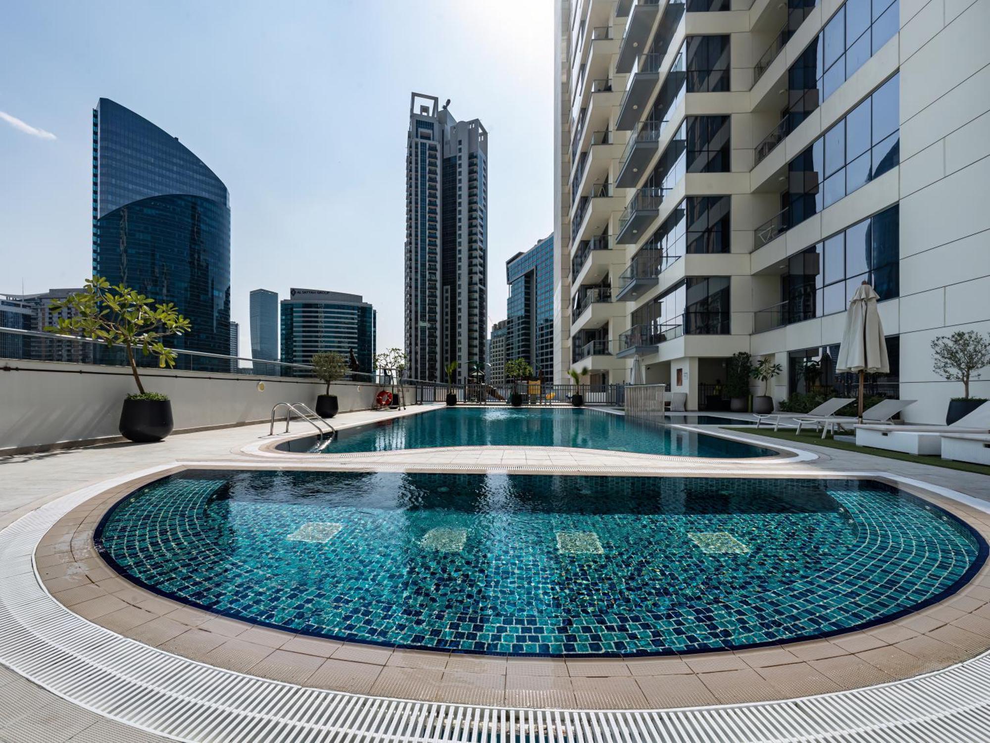 Stunning & Spacious Central 2bed 2bath Burj View * Dubai