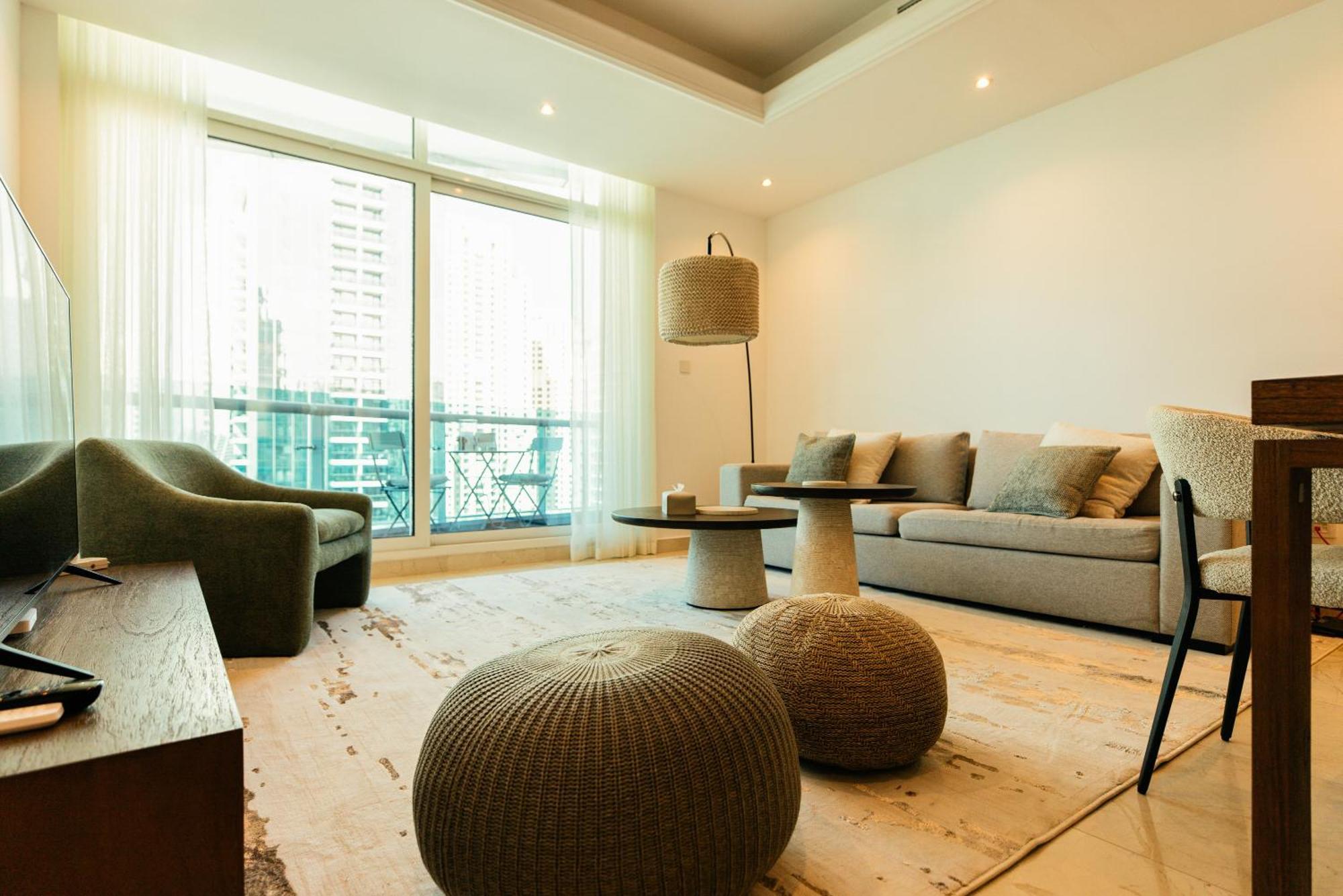 Stunning 2br With Captivating Marina View - 17ab06