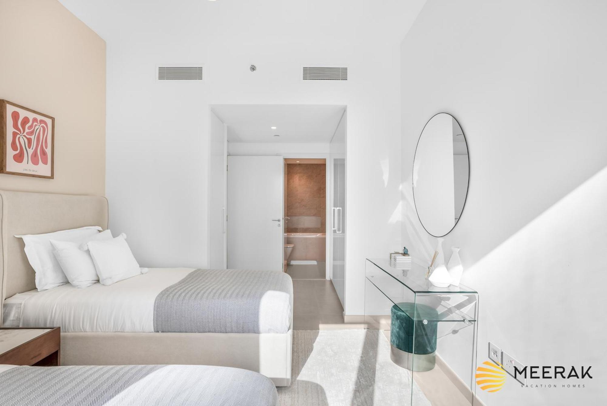 Meerak Homes - Burj Khalifa And Fountain View Downtown Elegance 2 Bed , Free Wifi, Parking, Gym And Pool Apartment