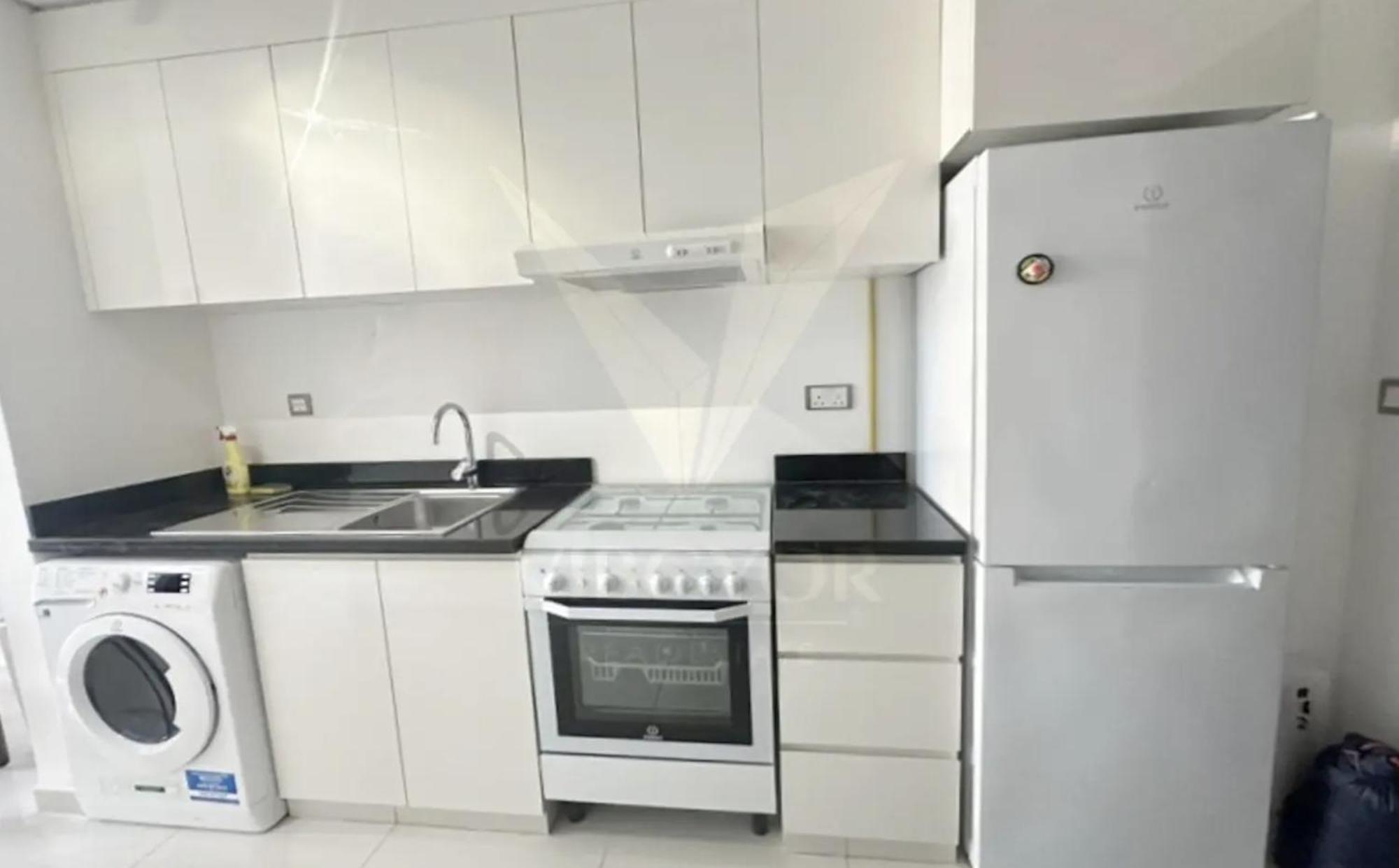 Apartment 38th Floor Luxe Studio In Jvc, Centrally Located, Swimming Pool & Gym, Must View Dubai