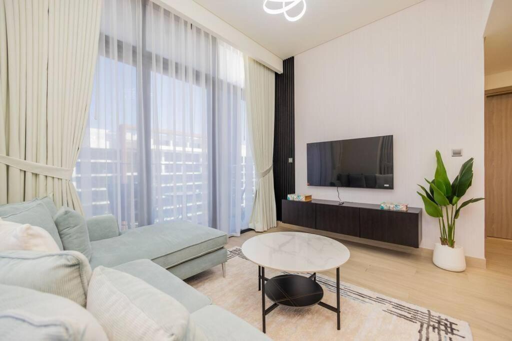 Urban Charm: Luxe 1br Haven Near Downtown