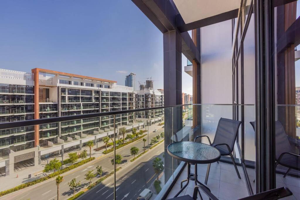 Apartment Urban Charm: Luxe 1br Haven Near Downtown Dubai