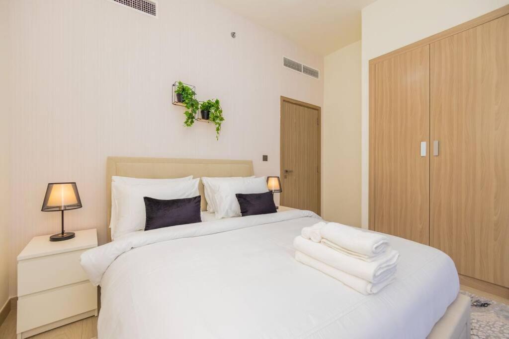Urban Charm: Luxe 1br Haven Near Downtown * Dubai