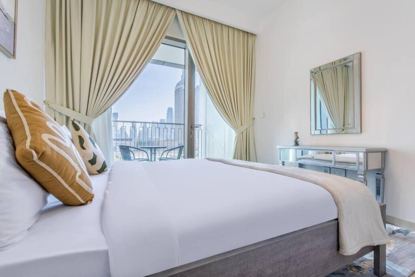 3br Facing Mall 5 Min Walk To Burj Khalifa Apartamento Dubai