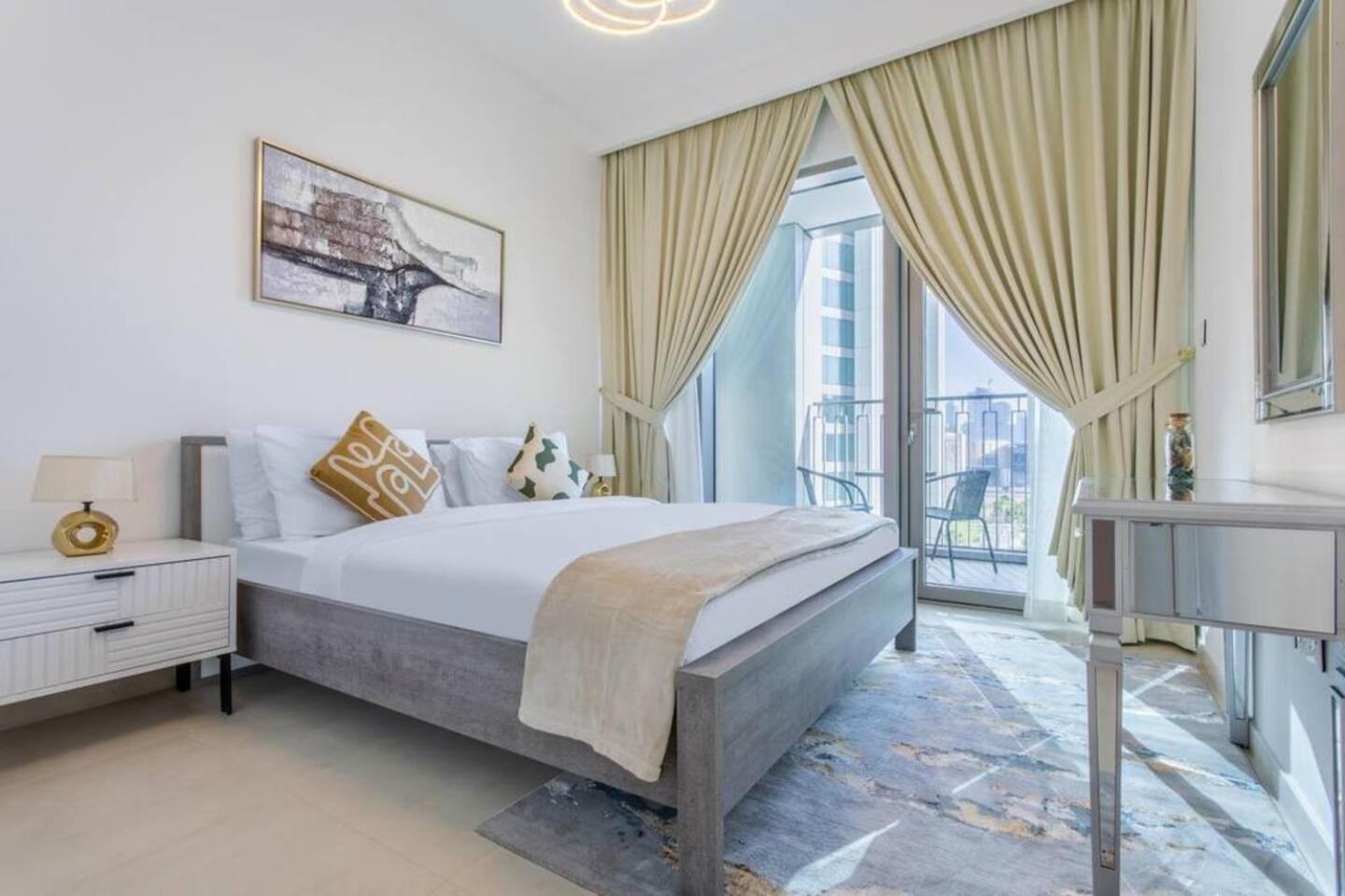 3br Facing Mall 5 Min Walk To Burj Khalifa
