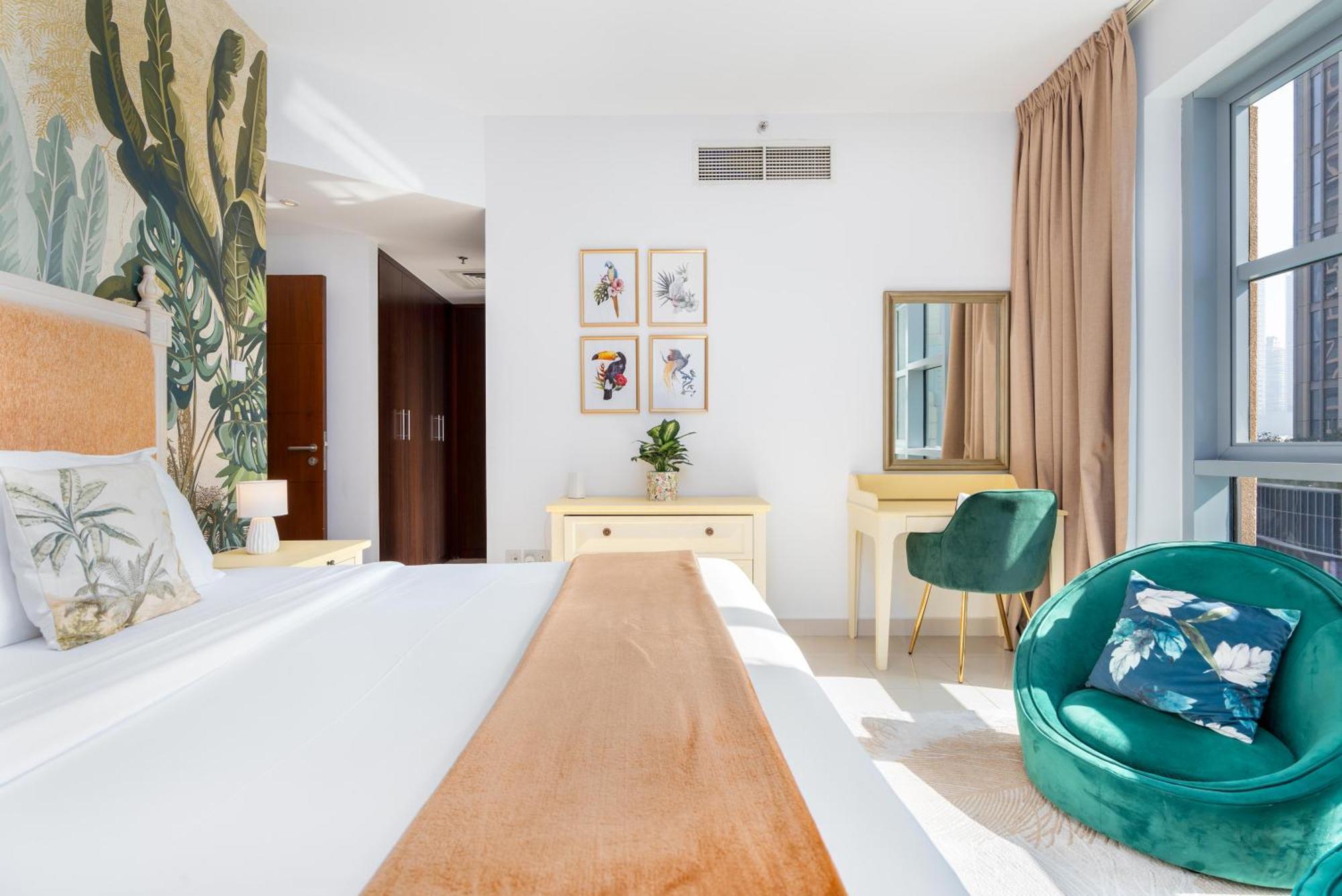 Full Opera Views / 5 Min Walk From Mall & Burj Khalifa / 3 Bdr / The Location Apartamento