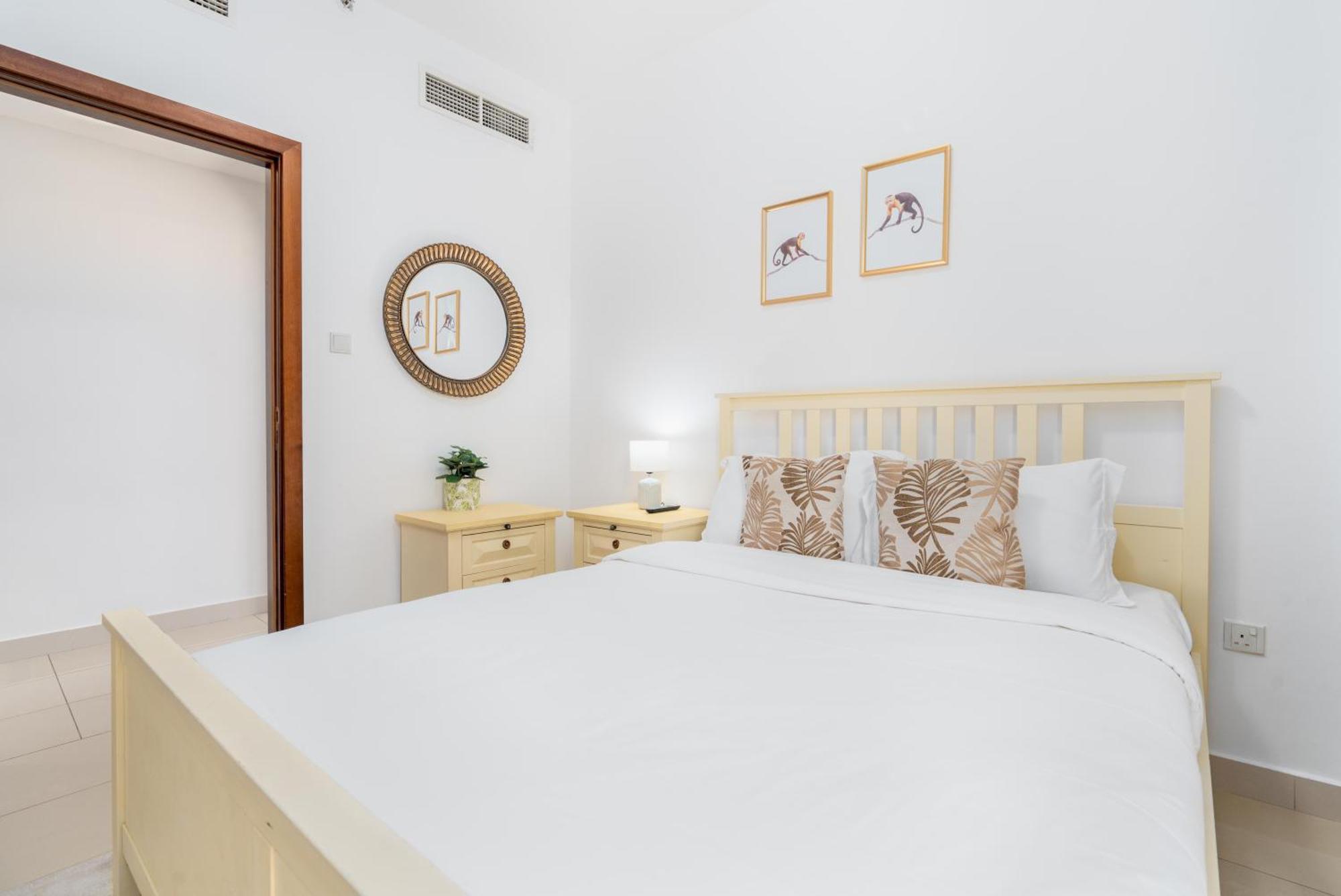 Full Opera Views / 5 Min Walk From Mall & Burj Khalifa / 3 Bdr / The Location Apartamento *