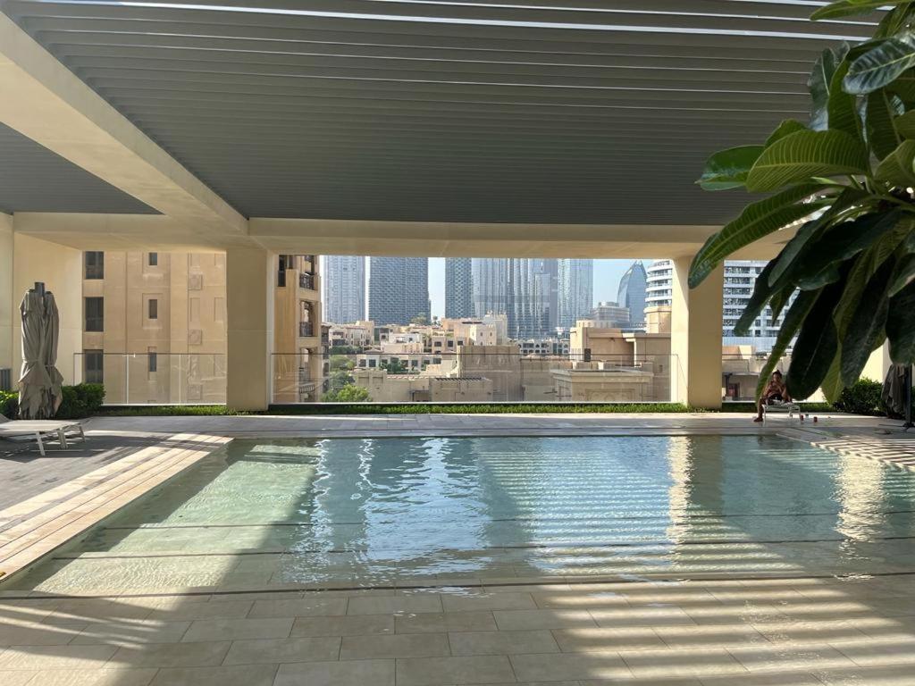 Full Burj Khalifa Views / 5 Min Walk From Mall / Designer Choice / 6 People / New Building Apartment *
