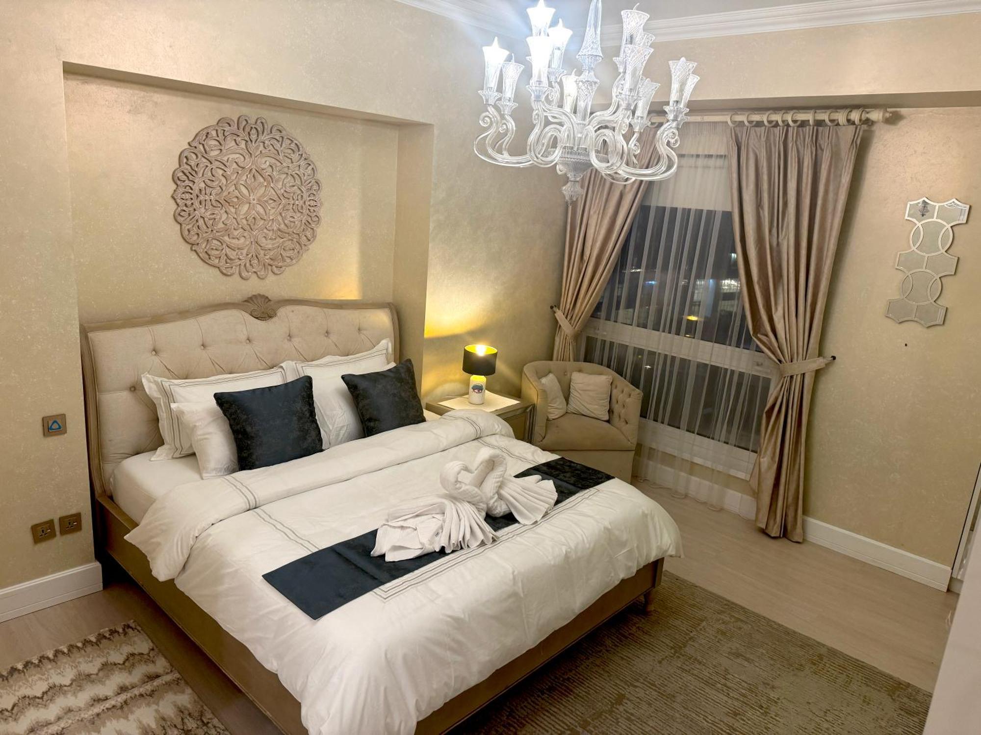 Royal Beach Residences Albergue *