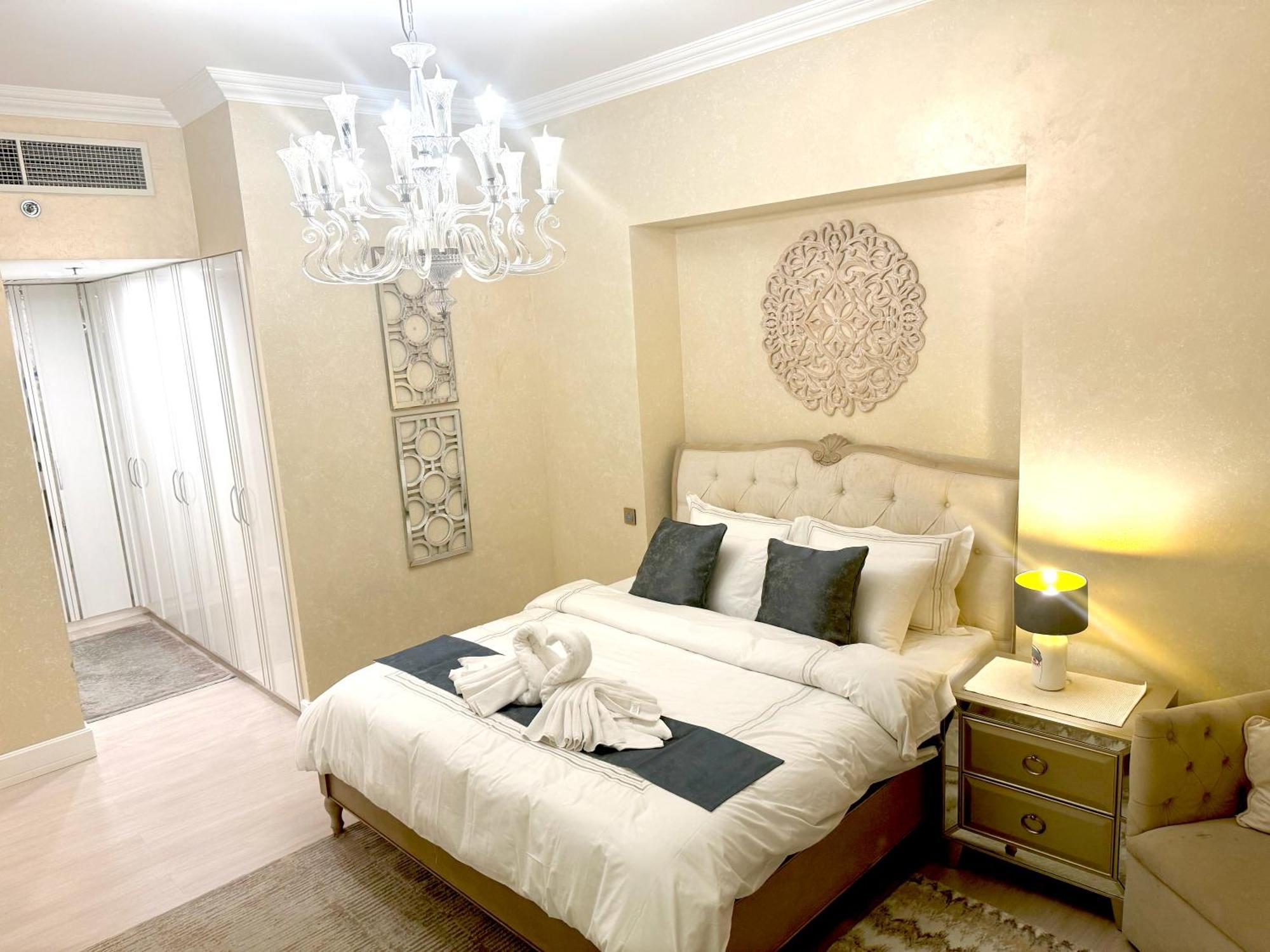 Albergue Royal Beach Residences