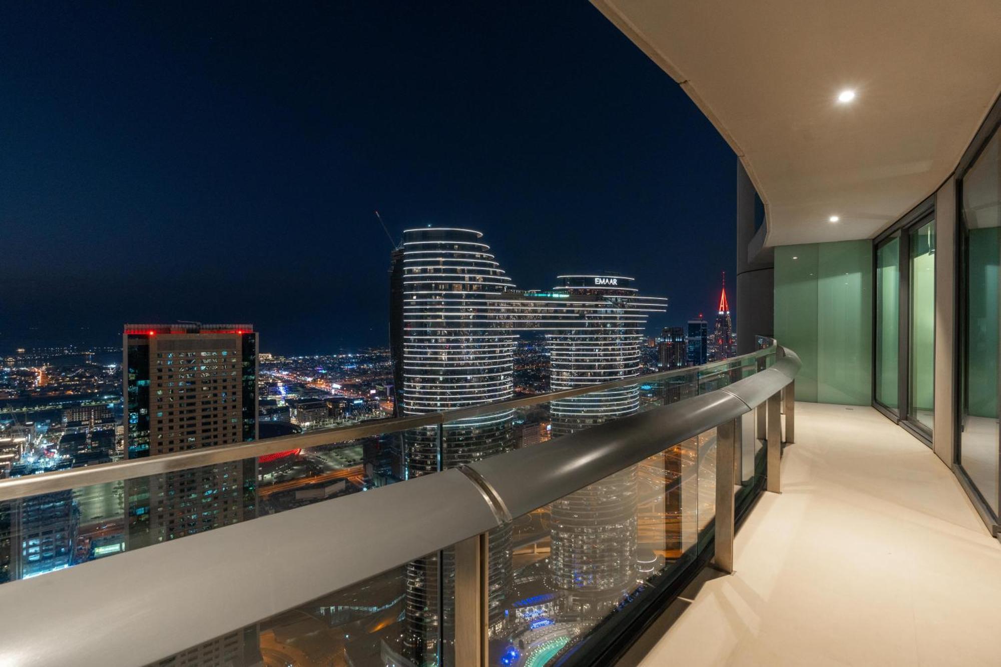 Vacay Lettings - Burj Vista Tower 1- Direct Mall Access * Dubai