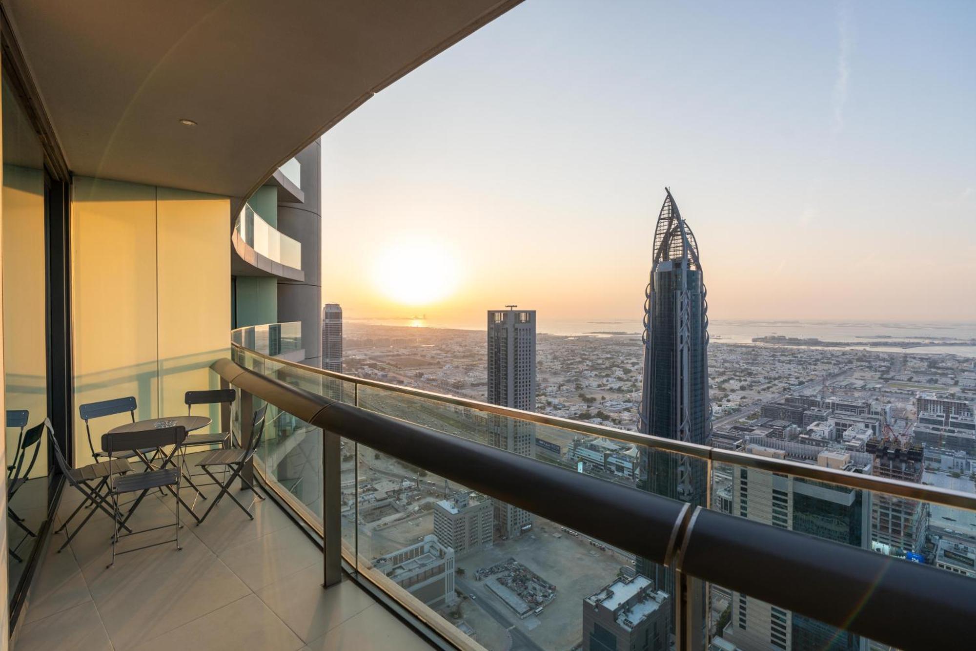 Vacay Lettings - Burj Vista Tower 1- Direct Mall Access Apartment