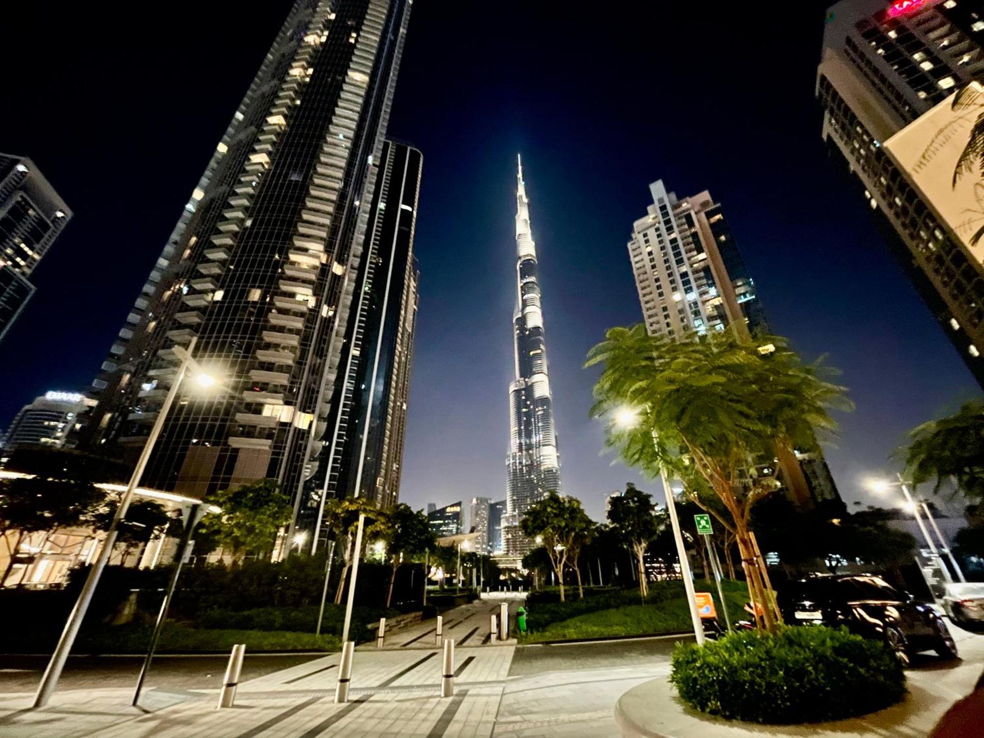 Luxurious & Spacious 2br L Burj & Fountain Views L Walk To Mall L Pool L Gym