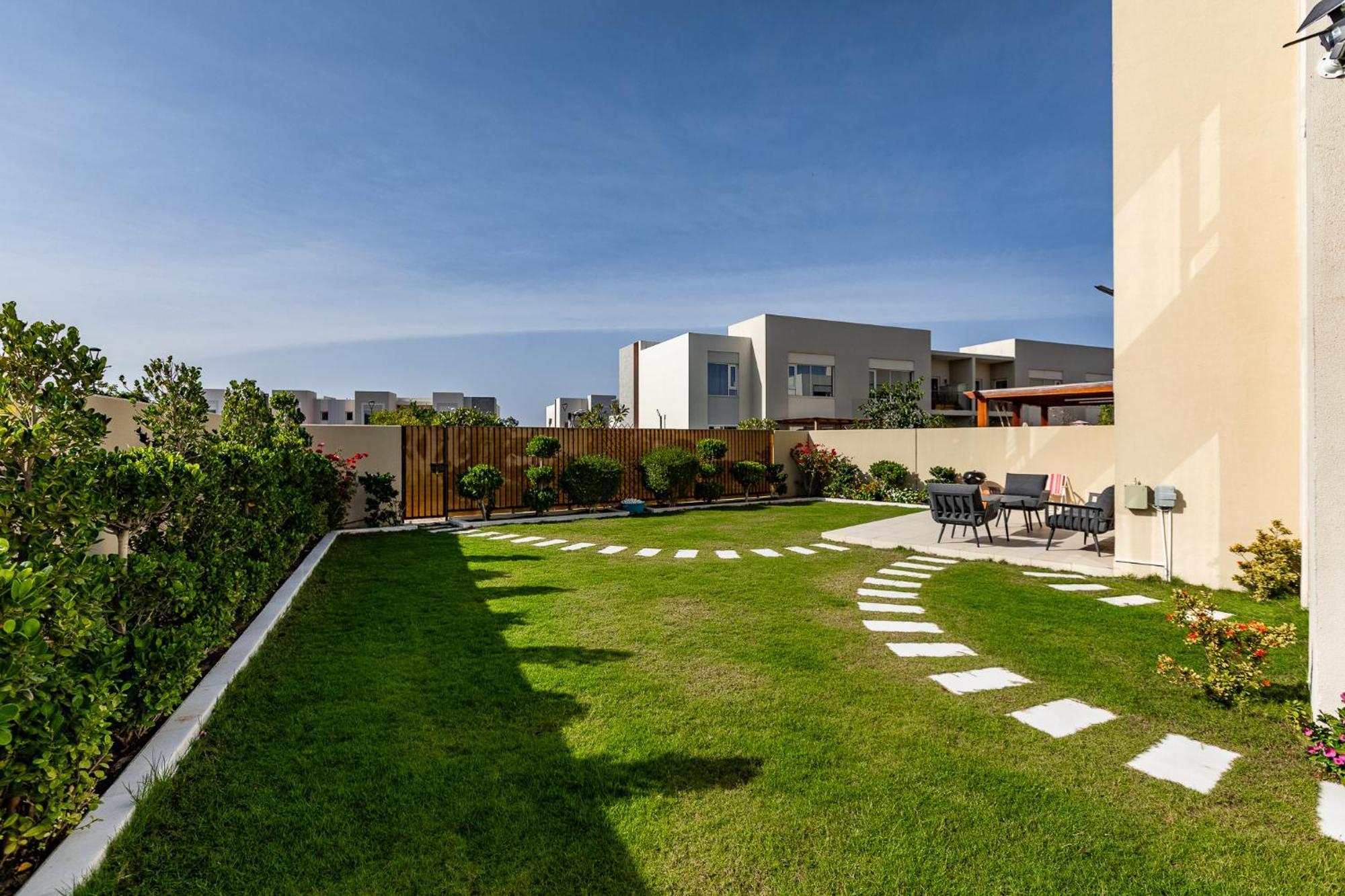 Urbana Iii Stacked House -dubai South Ferienhaus *