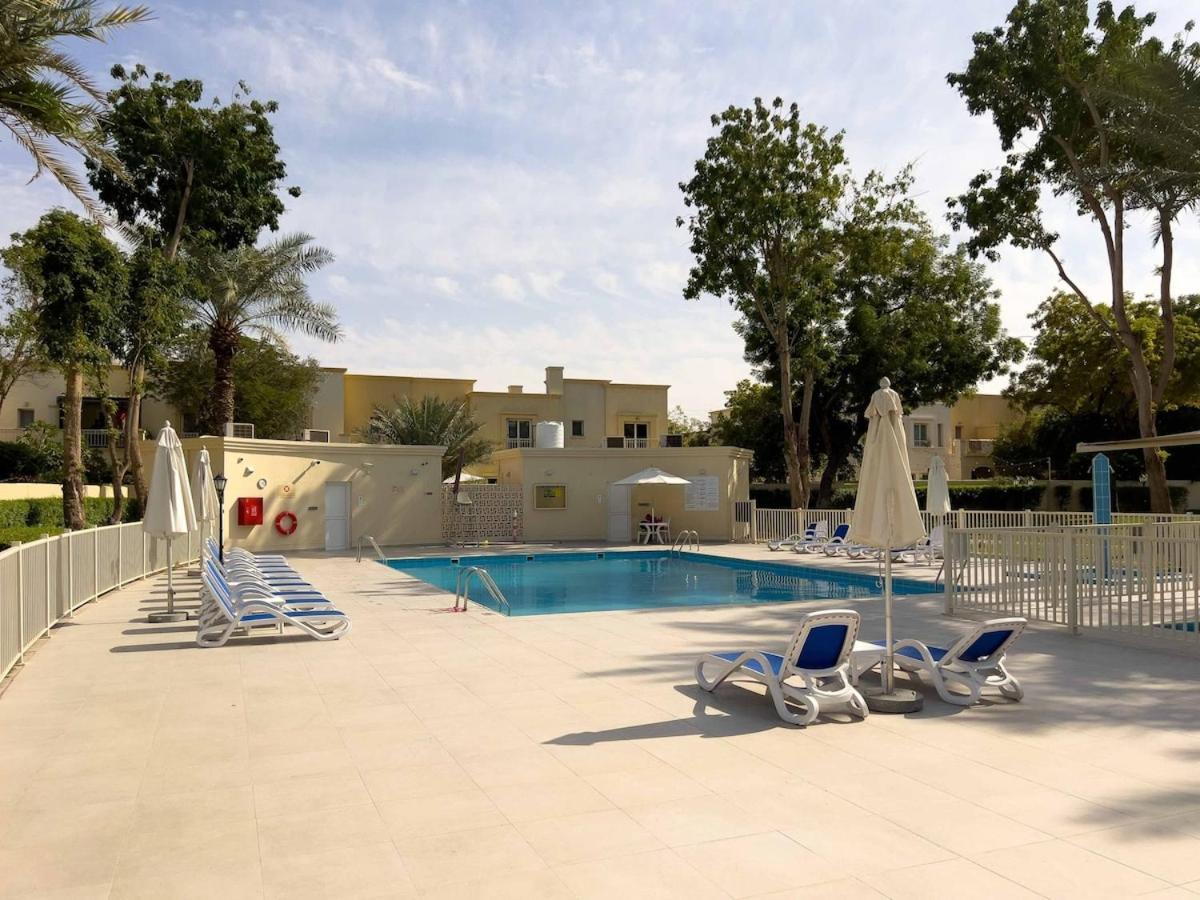 Frank Porter - The Springs 8 * Dubai