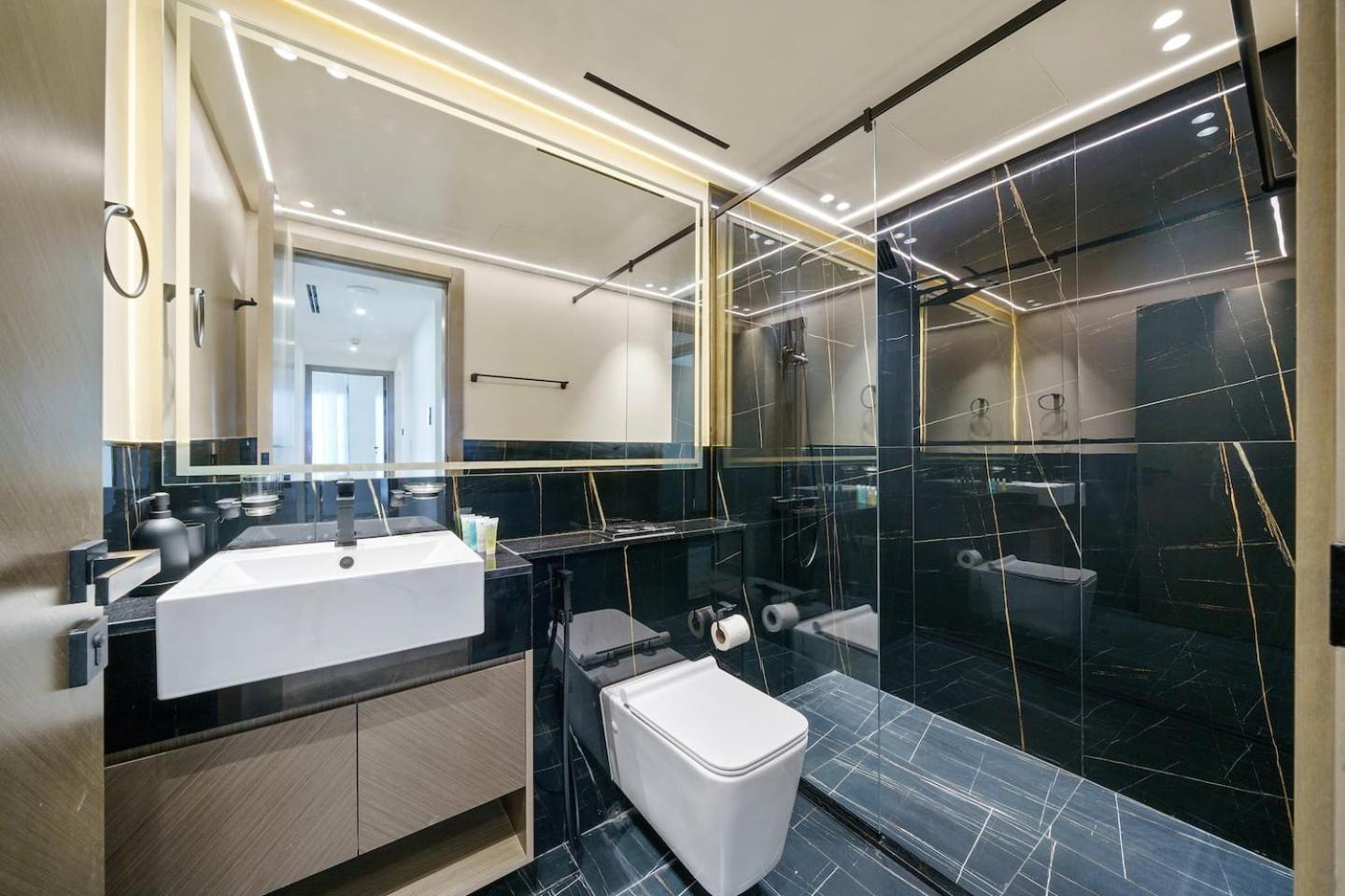 Stunning 3 Bedroom In Binghatti Creek Apartment *