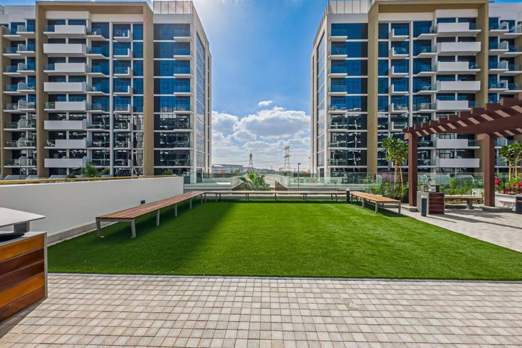 Urban Charm: Luxe 1br Haven Near Downtown