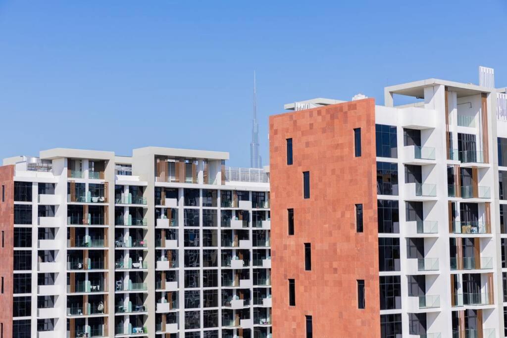 Urban Charm: Luxe 1br Haven Near Downtown Dubai