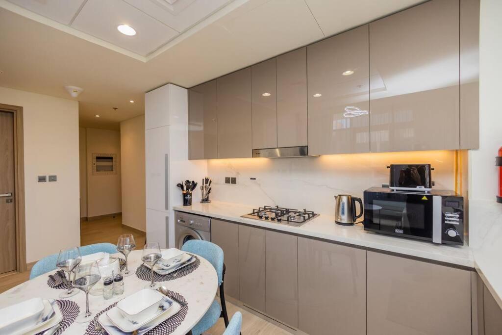 Apartment Urban Charm: Luxe 1br Haven Near Downtown