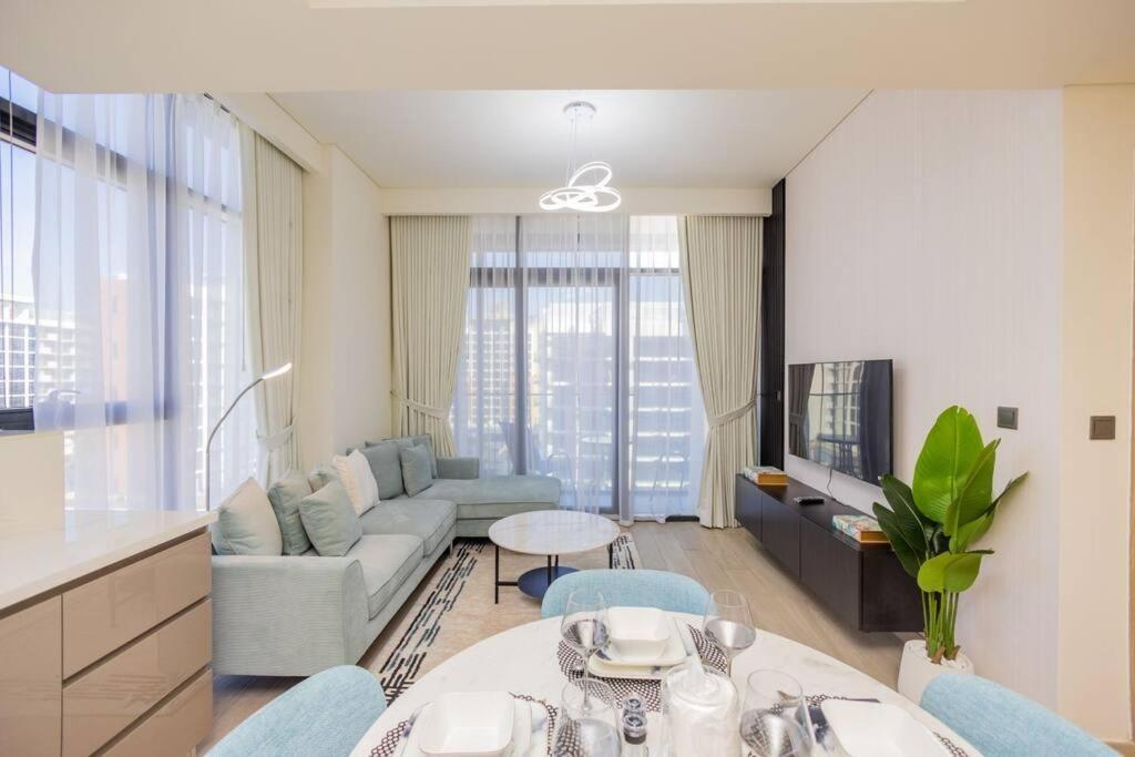 Urban Charm: Luxe 1br Haven Near Downtown
