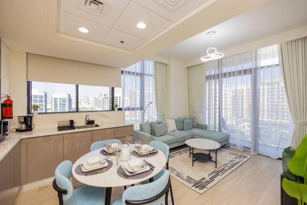 Apartment Urban Charm: Luxe 1br Haven Near Downtown Dubai