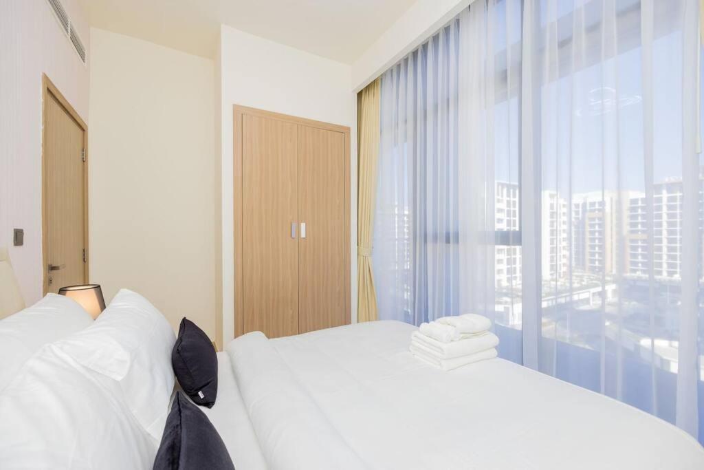 Urban Charm: Luxe 1br Haven Near Downtown Apartment