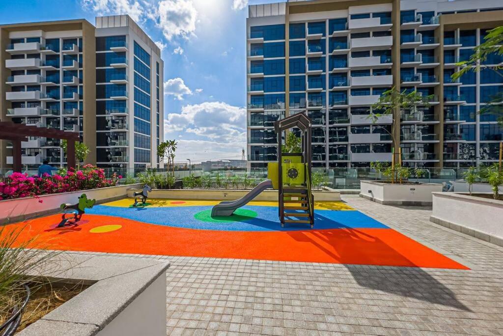 Urban Charm: Luxe 1br Haven Near Downtown