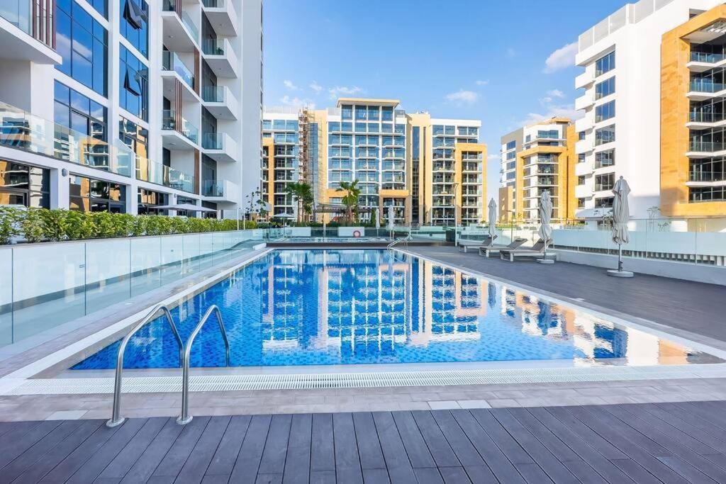 Apartment Urban Charm: Luxe 1br Haven Near Downtown Dubai