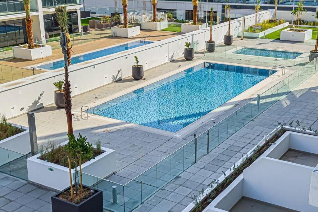 Urban Charm: Luxe 1br Haven Near Downtown Dubai
