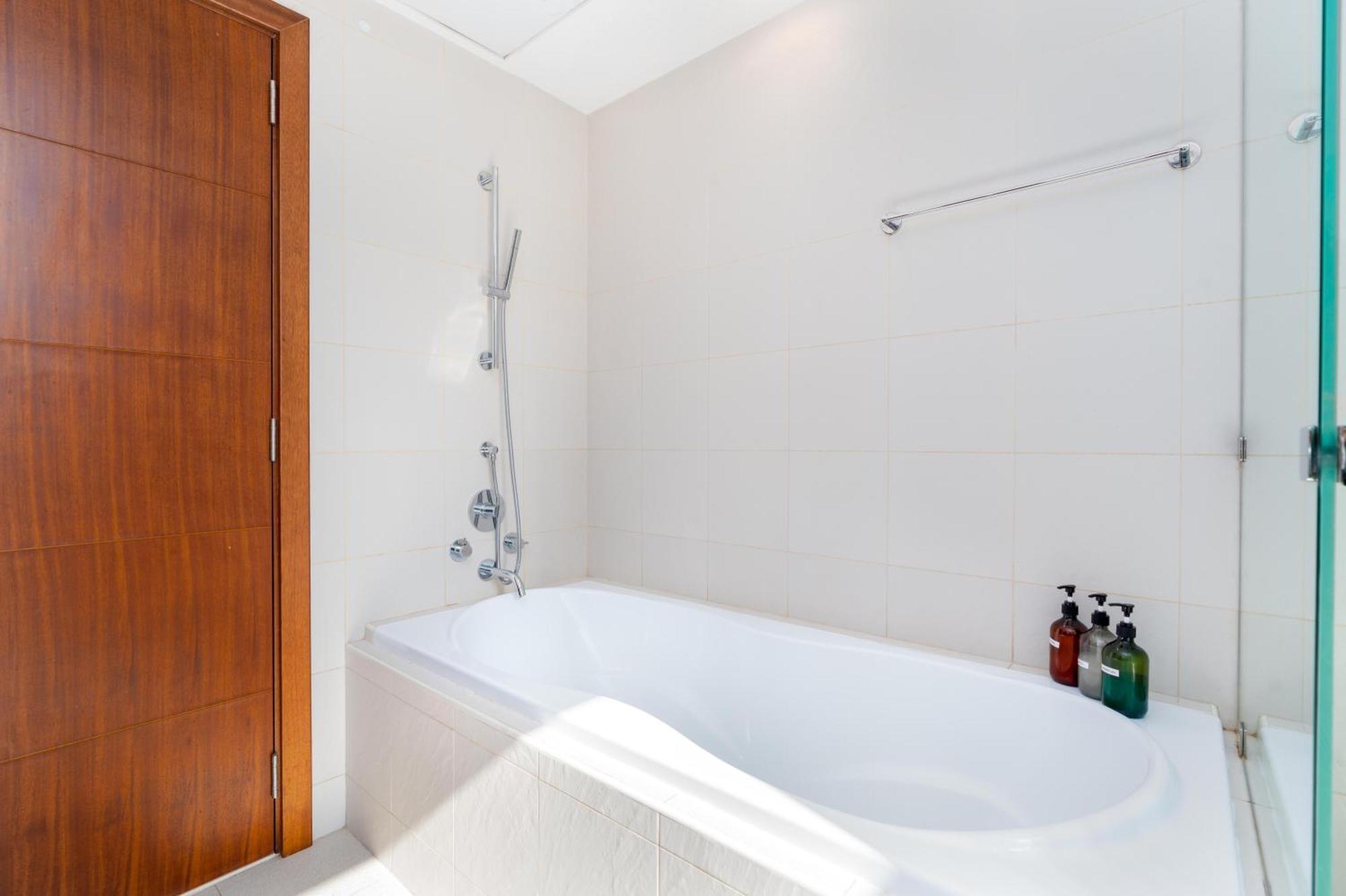 Apartamento Full Opera Views / 5 Min Walk From Mall & Burj Khalifa / 3 Bdr / The Location Dubai