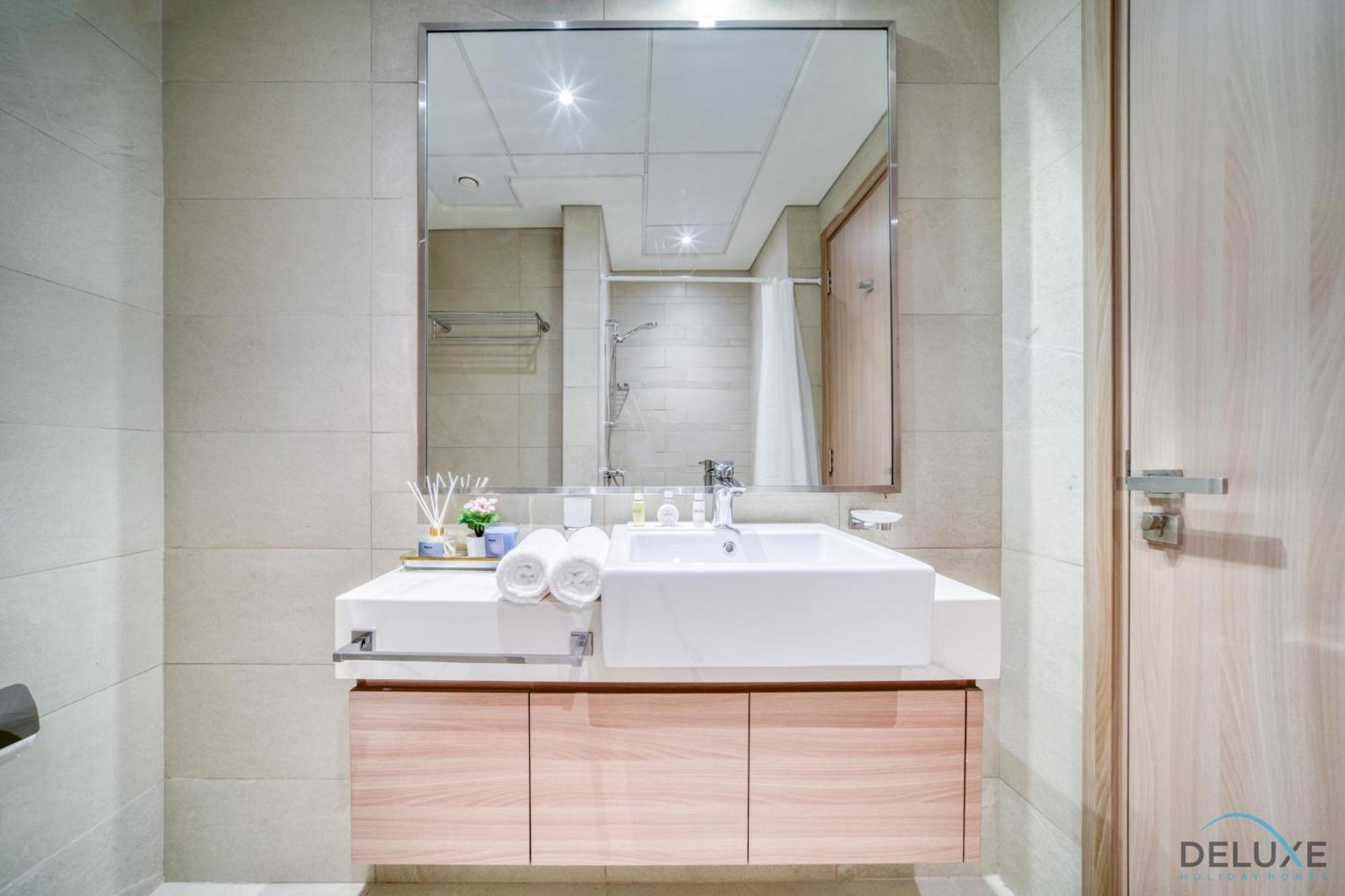 Apartment Serene 1br In Azizi Riviera 27, Al Merkadh By Deluxe Homes Dubai