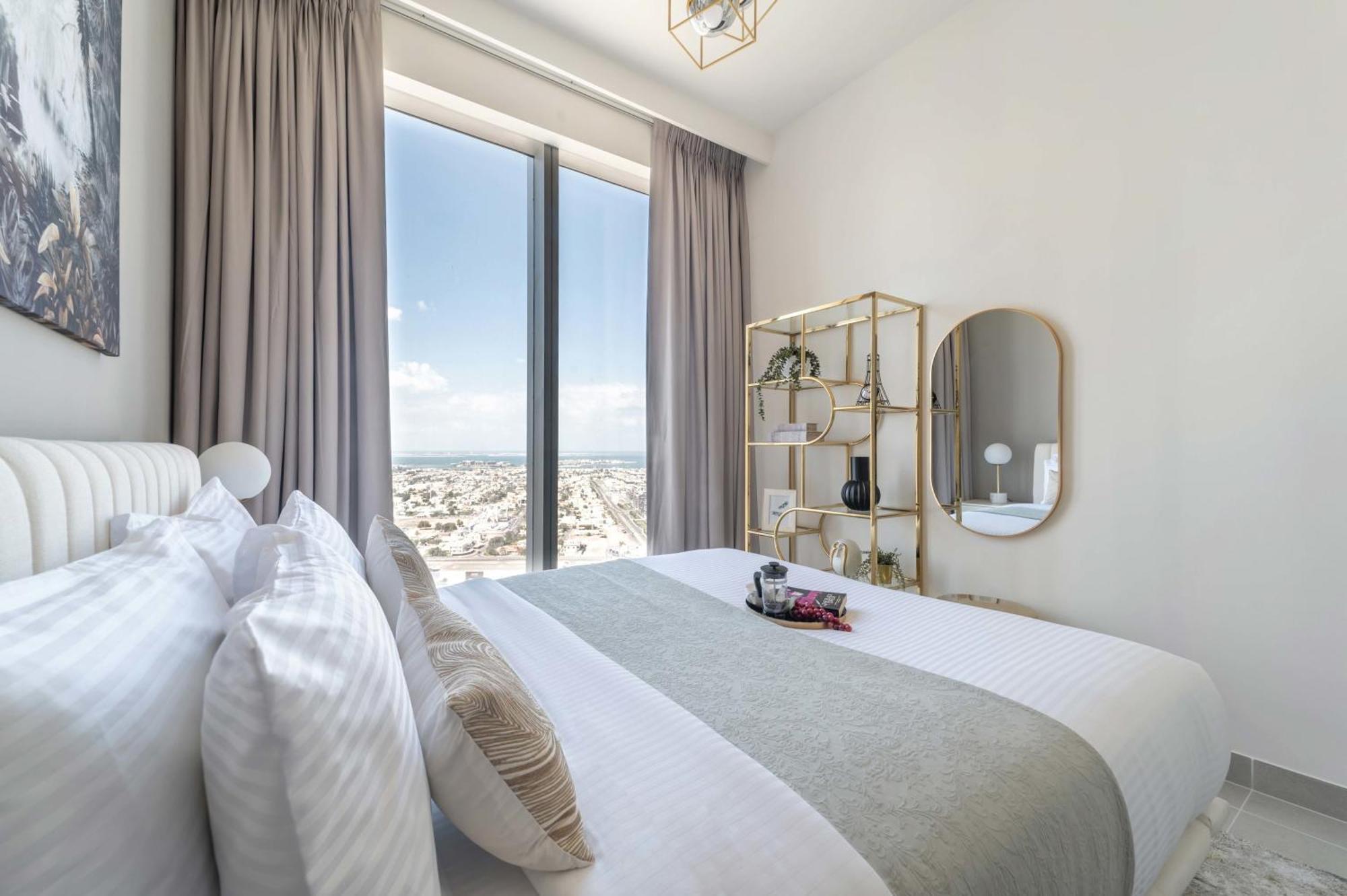Frank Porter - Tower 1 Apartment