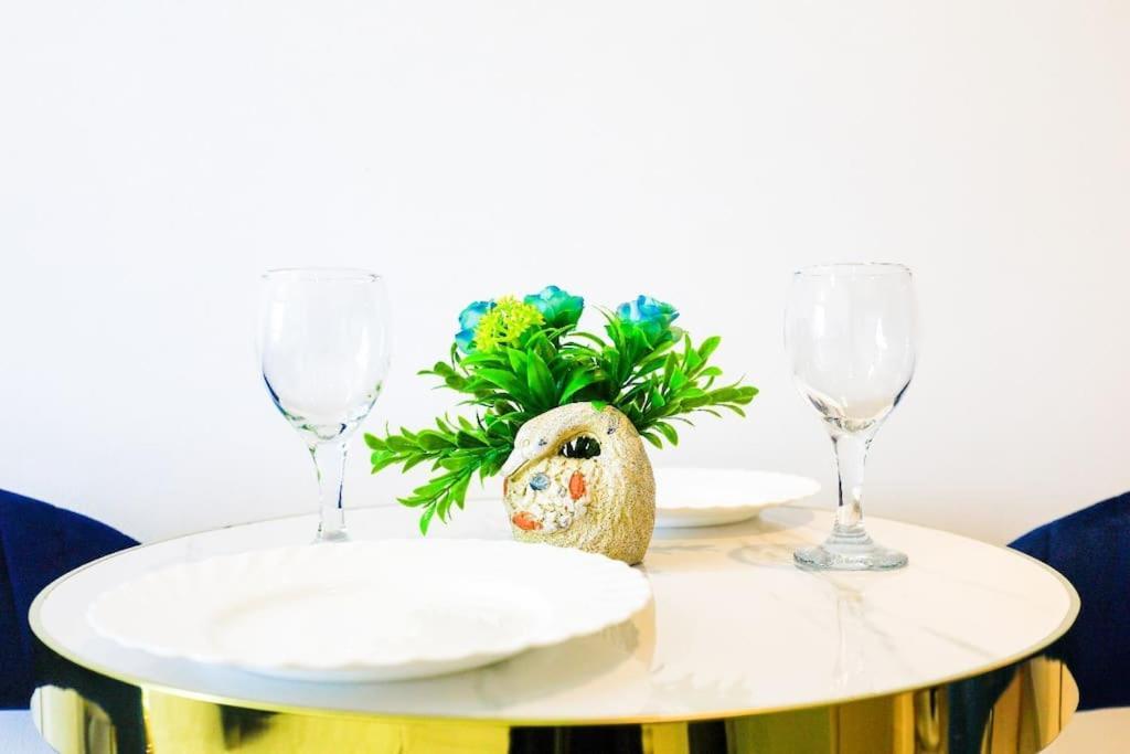 Elegant With Marina View Apartment *
