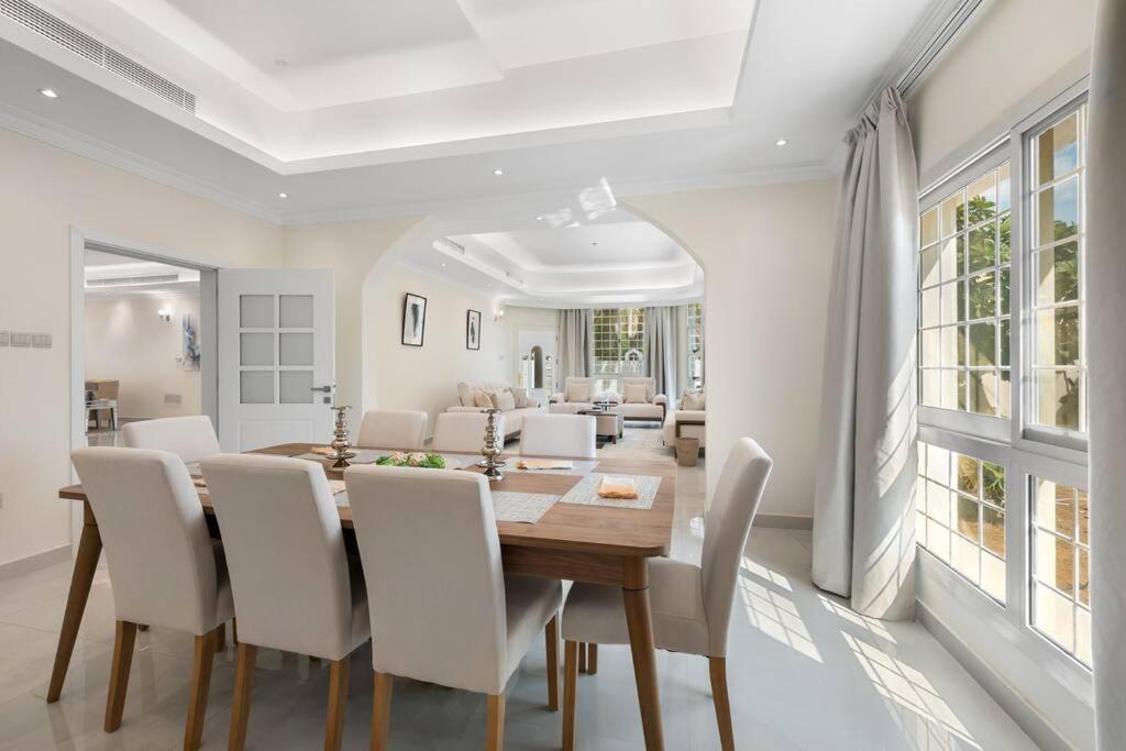 Luxury Emirates Private In Jumeirah Villa