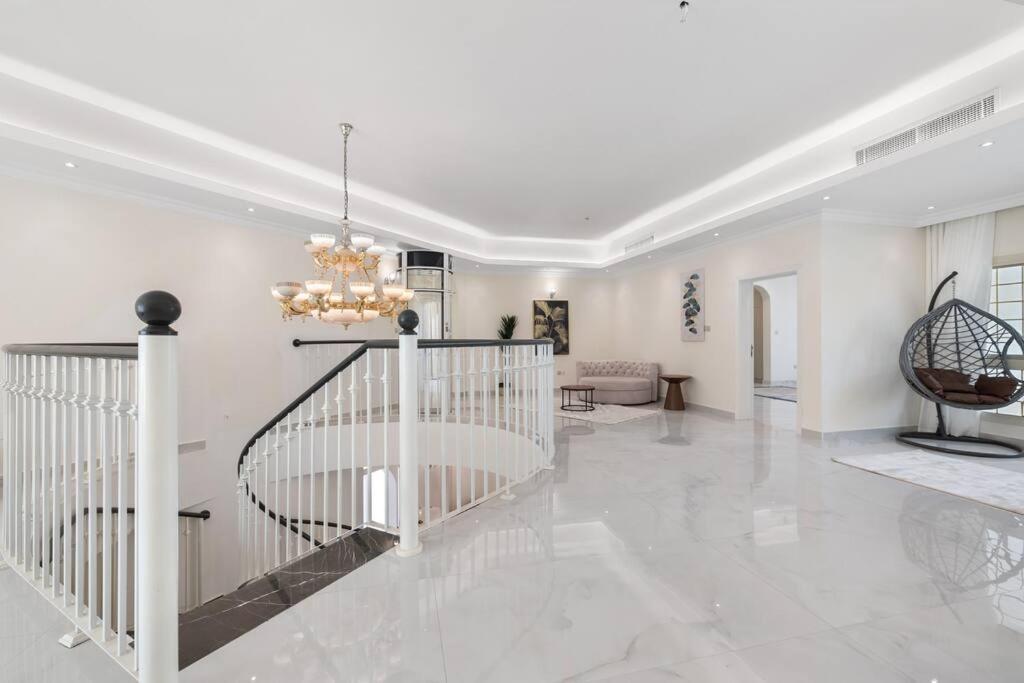 Luxury Emirates Private In Jumeirah Villa Dubai
