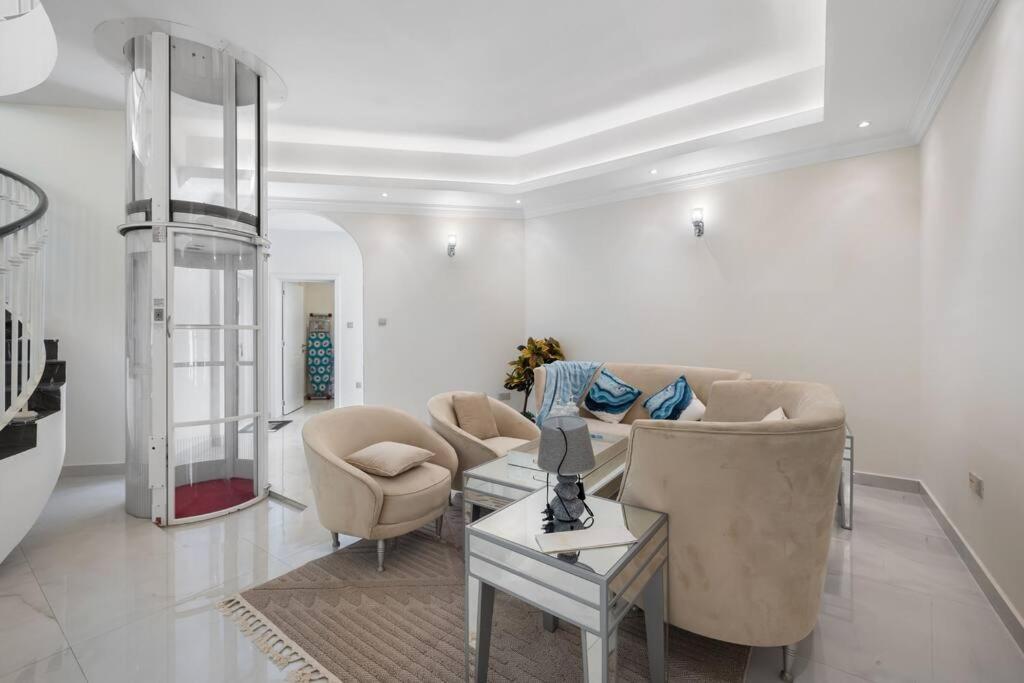 Luxury Emirates Private In Jumeirah Villa *