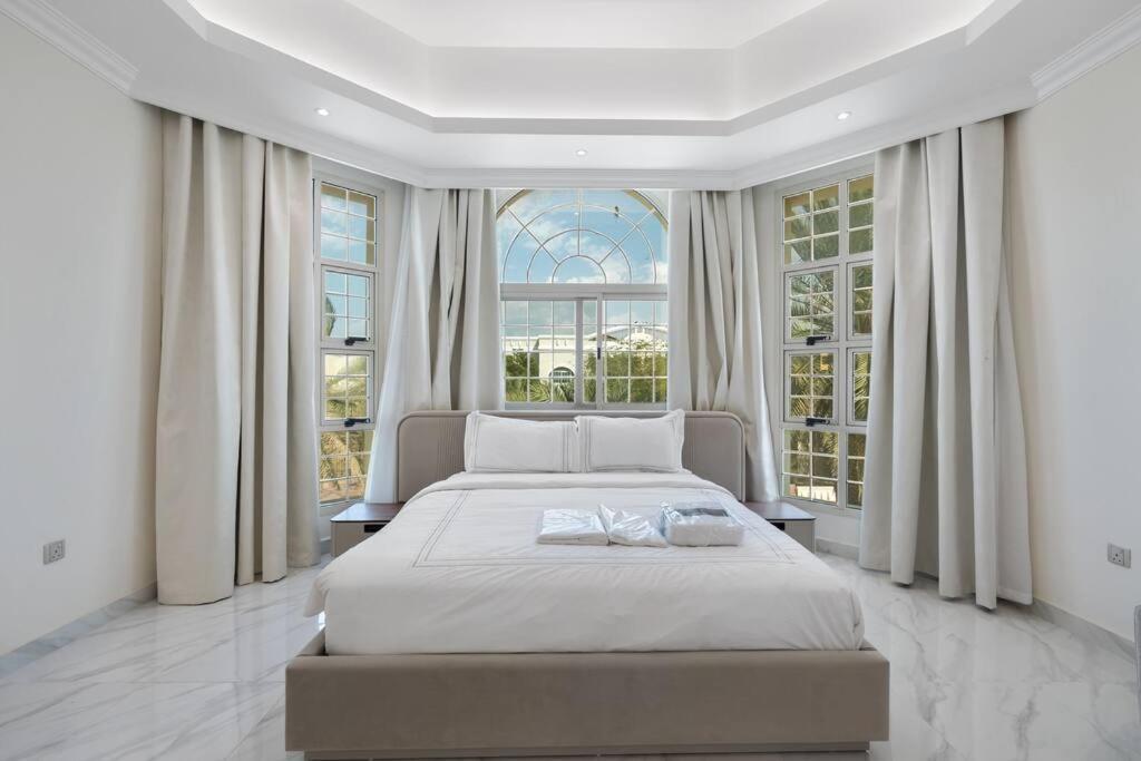 Luxury Emirates Private In Jumeirah *