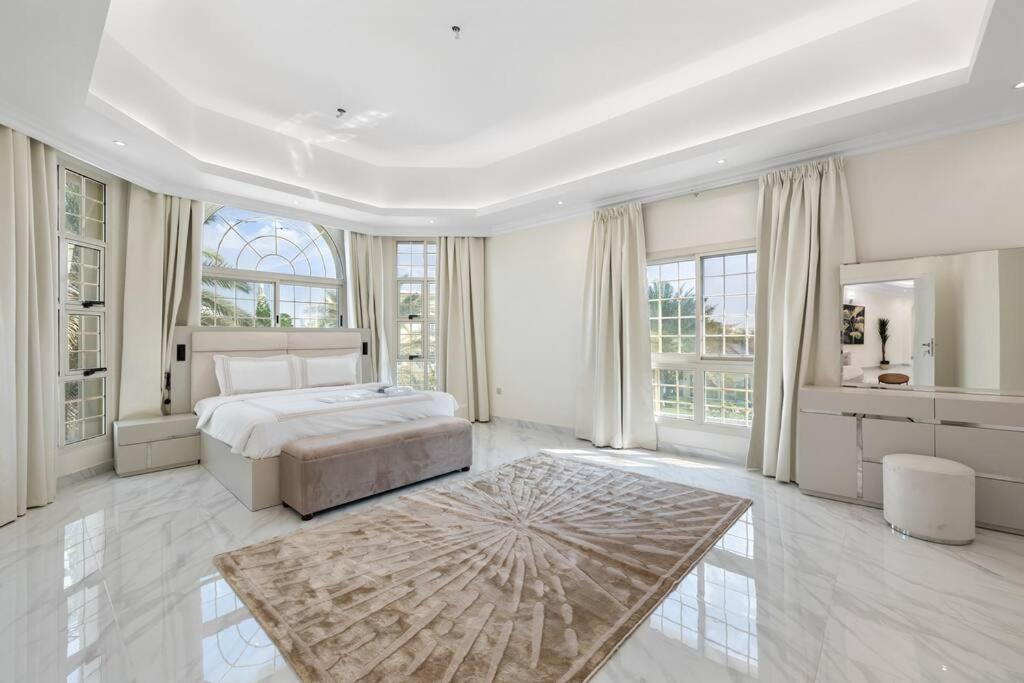 Villa Luxury Emirates Private In Jumeirah *
