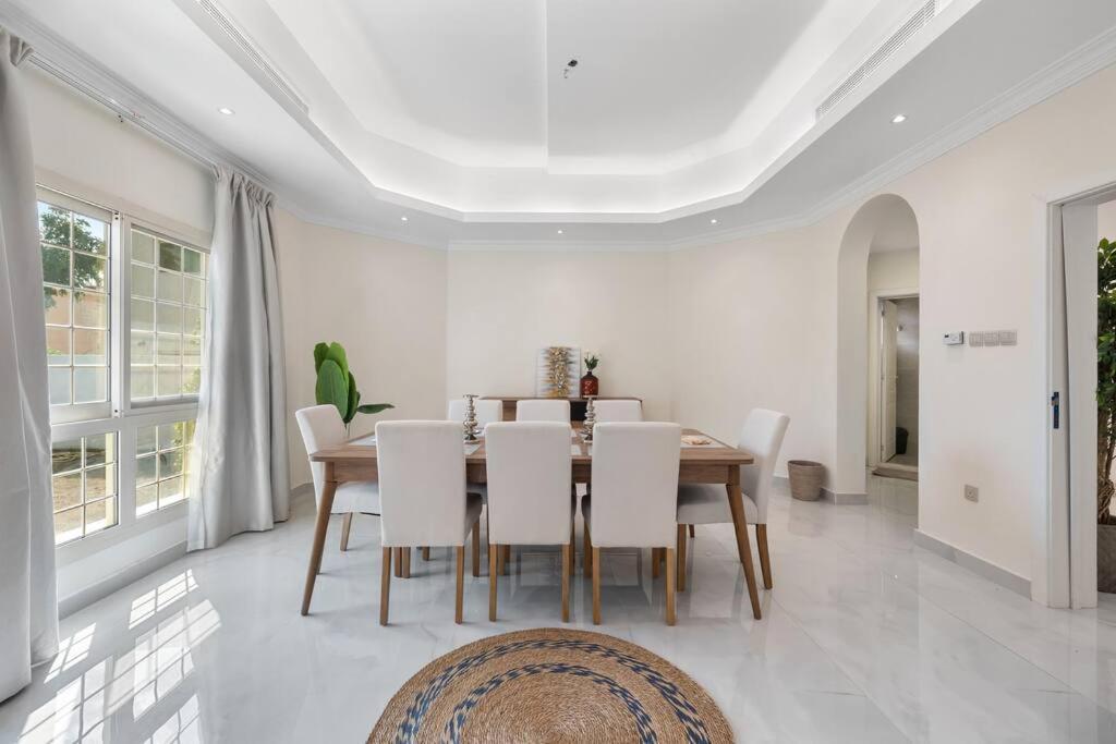 Villa Luxury Emirates Private In Jumeirah Dubai