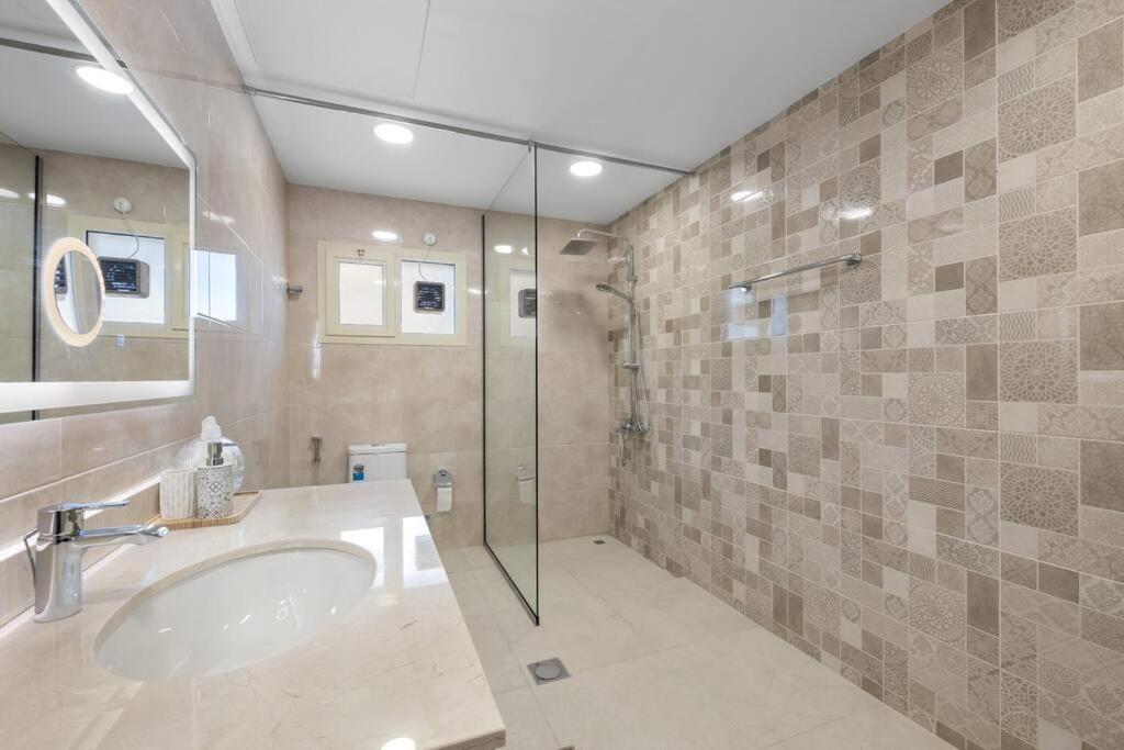 Villa Luxury Emirates Private In Jumeirah *