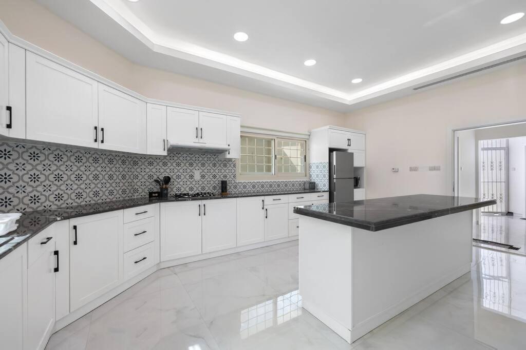 Luxury Emirates Private In Jumeirah Villa