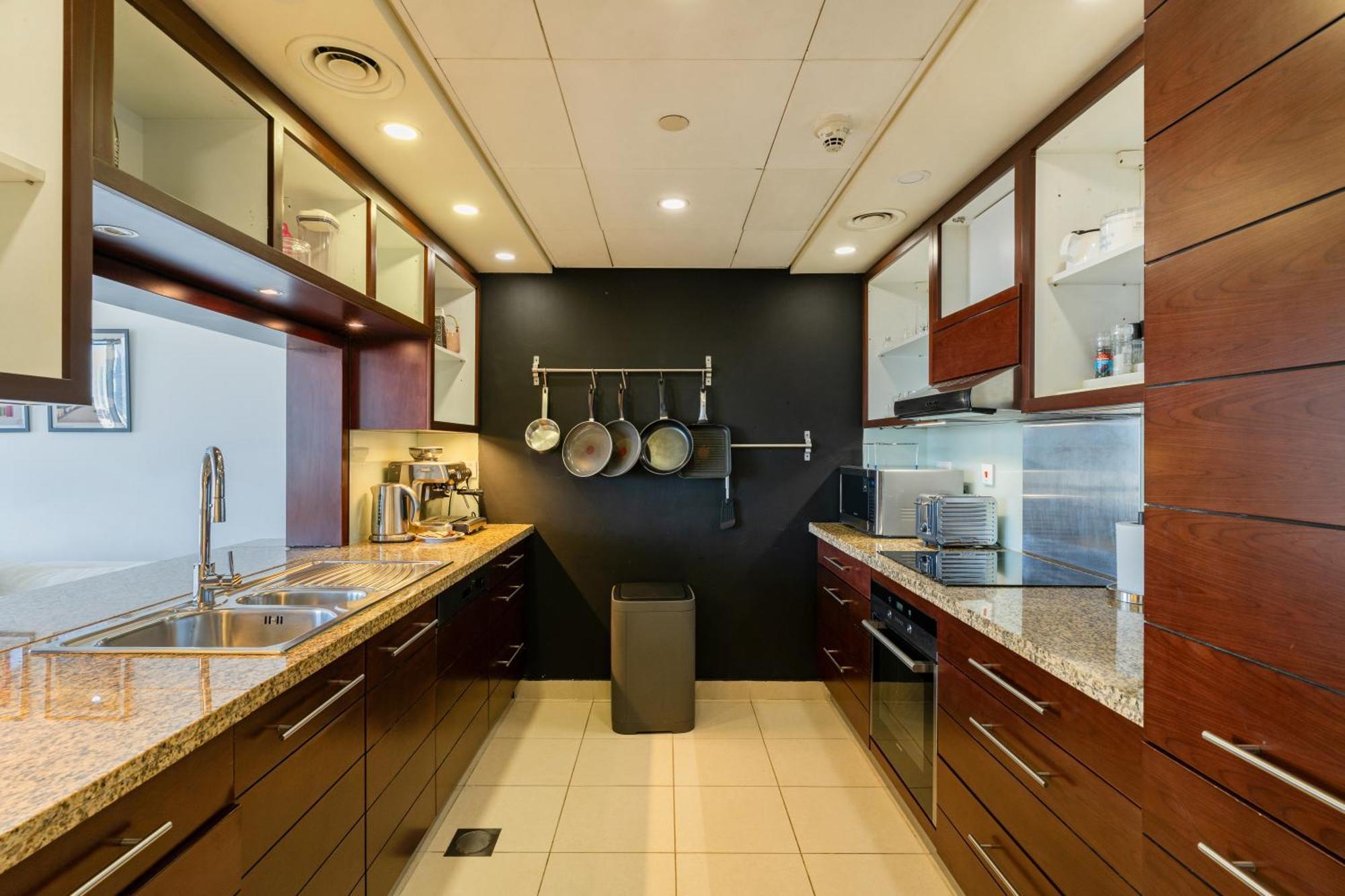 Chic 2br Apartment, Prime Location Near Mall - Allsopp&allsopp Apartment Dubai