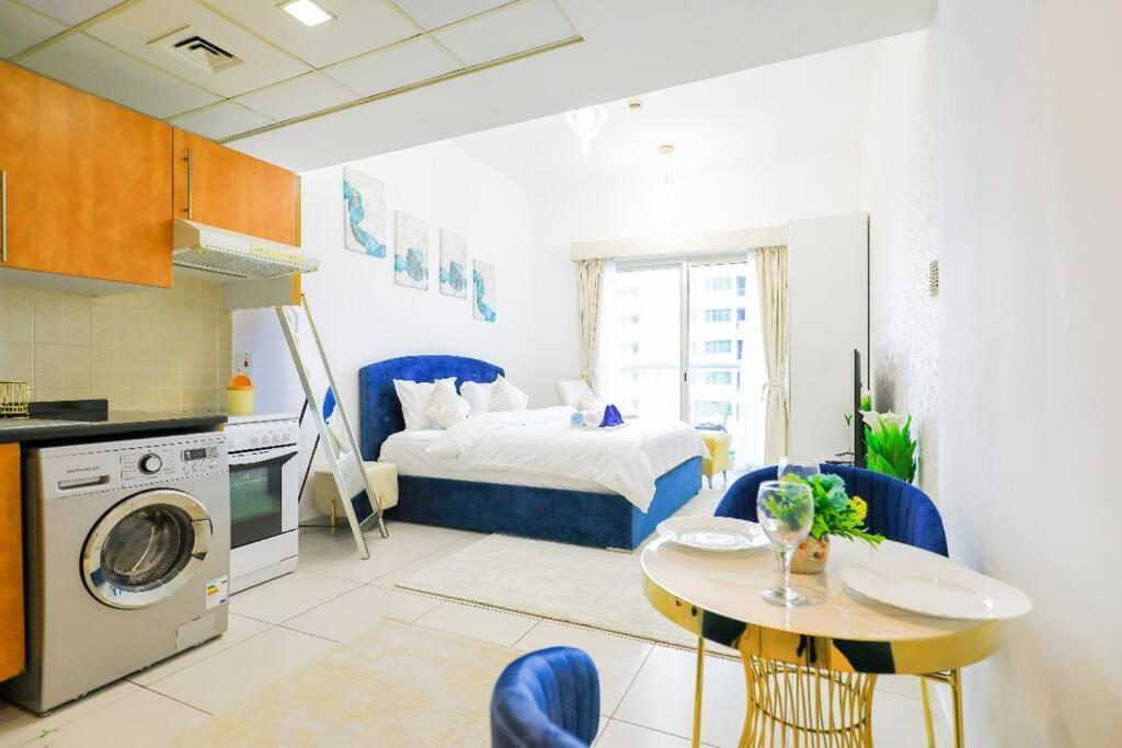 Elegant With Marina View * Dubai