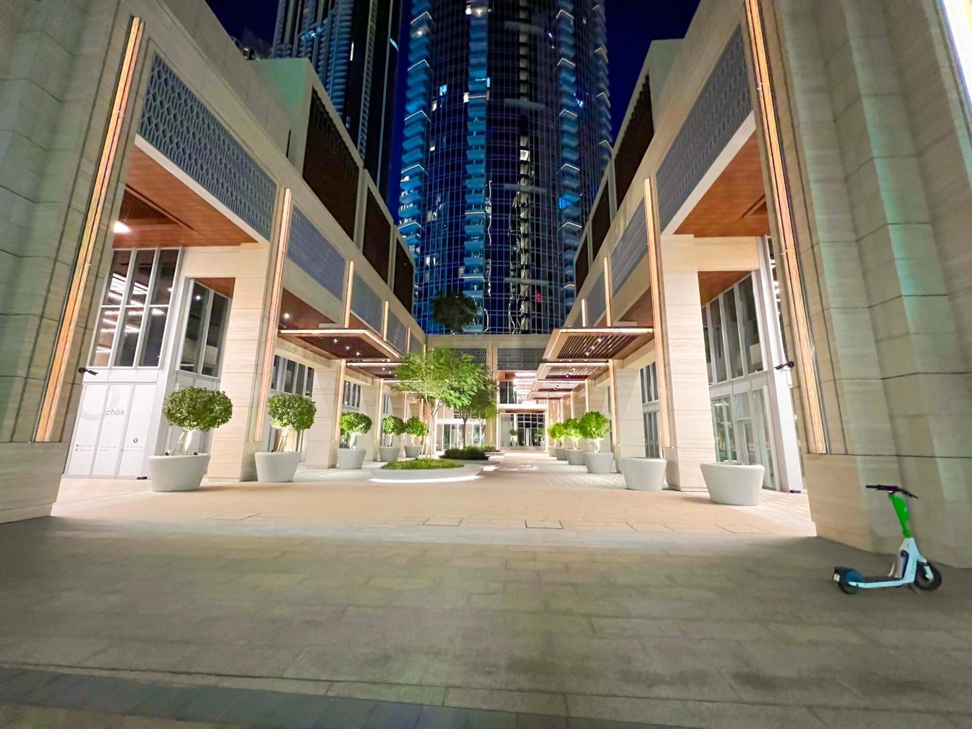 Daire Downtown Luxury - Stunning Burj Khalifa & Sea View - 5 Minutes Walk To Mall *