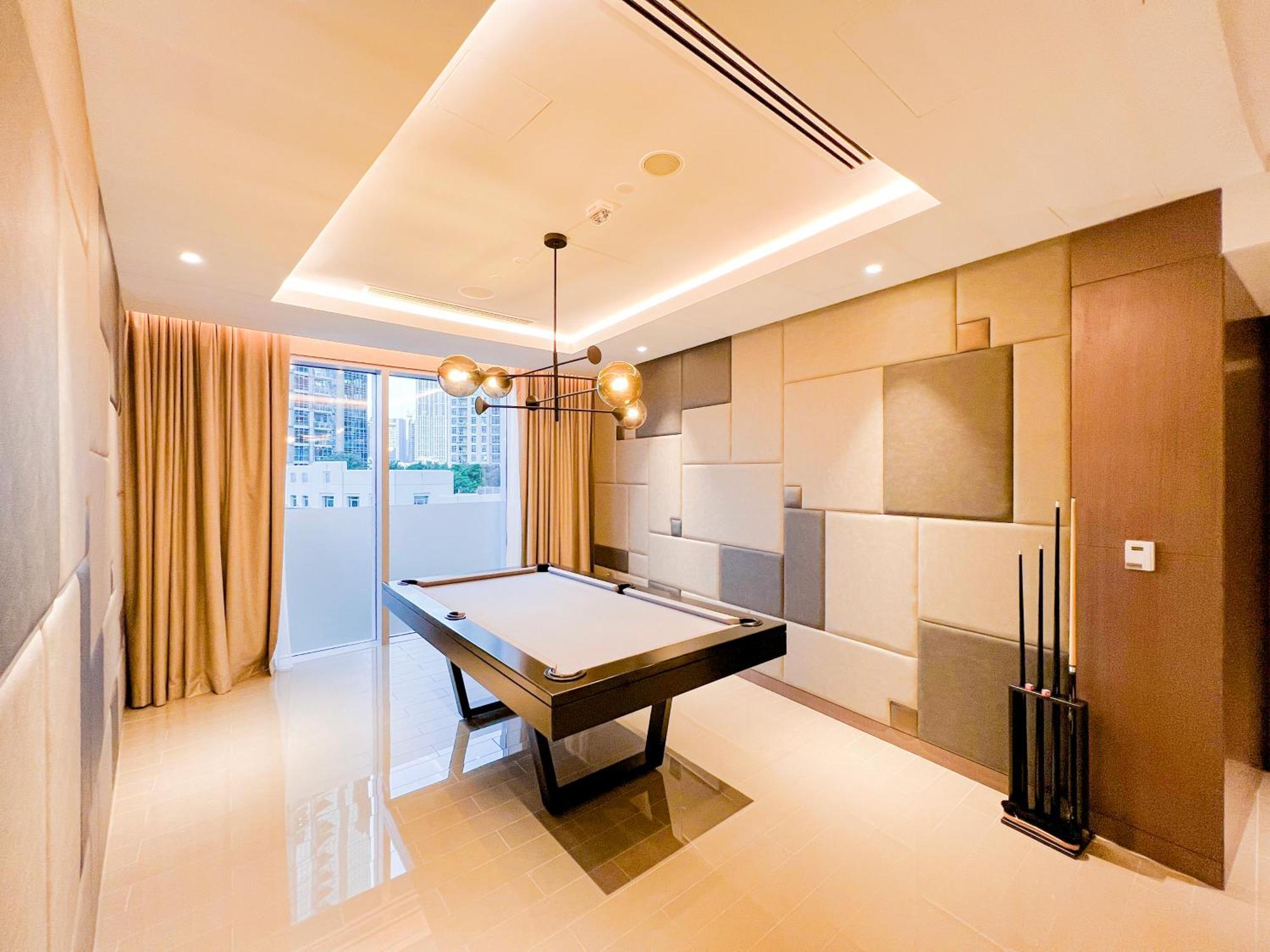 Downtown Luxury - Stunning Burj Khalifa & Sea View - 5 Minutes Walk To Mall