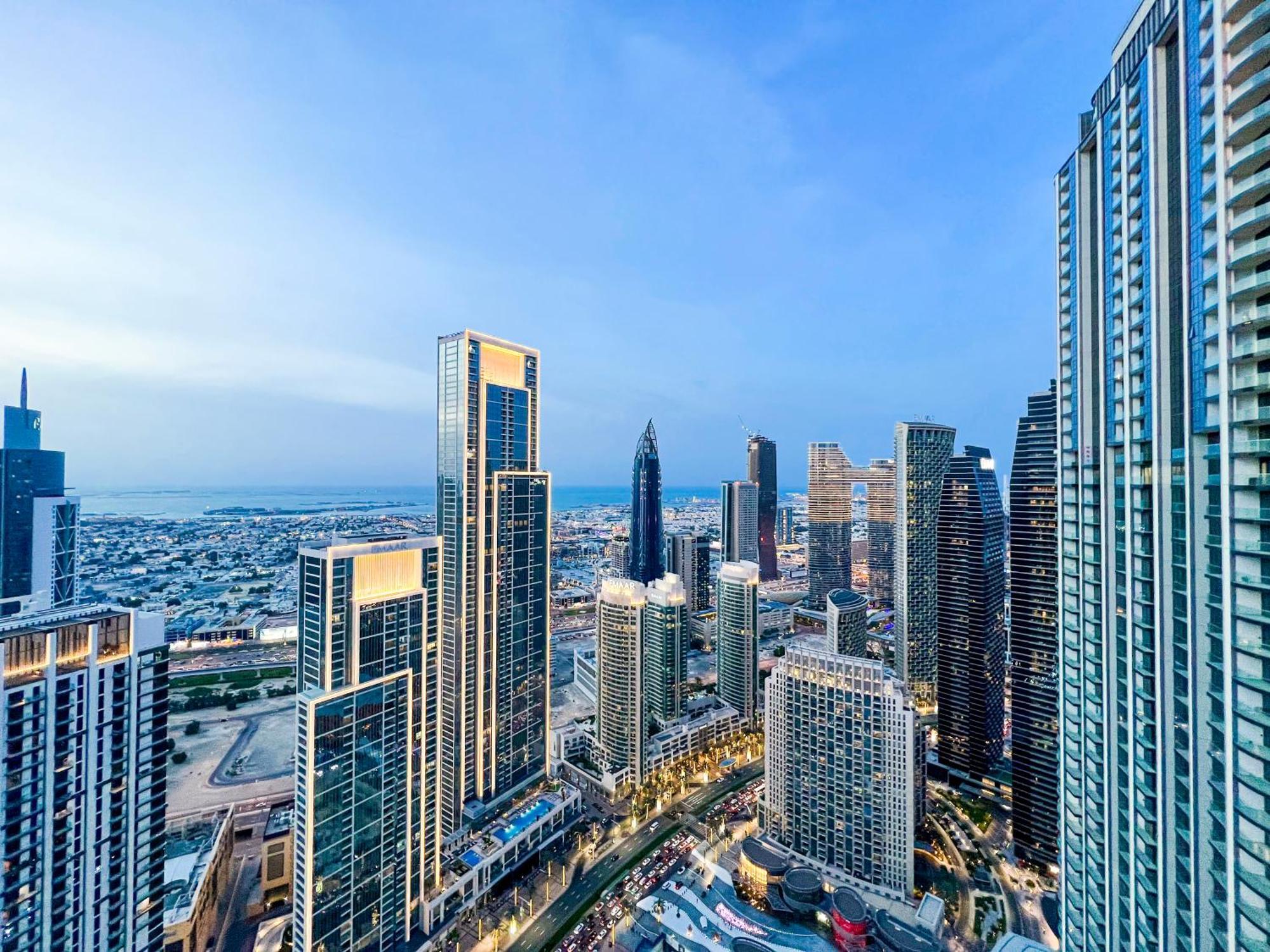 Daire Downtown Luxury - Stunning Burj Khalifa & Sea View - 5 Minutes Walk To Mall *